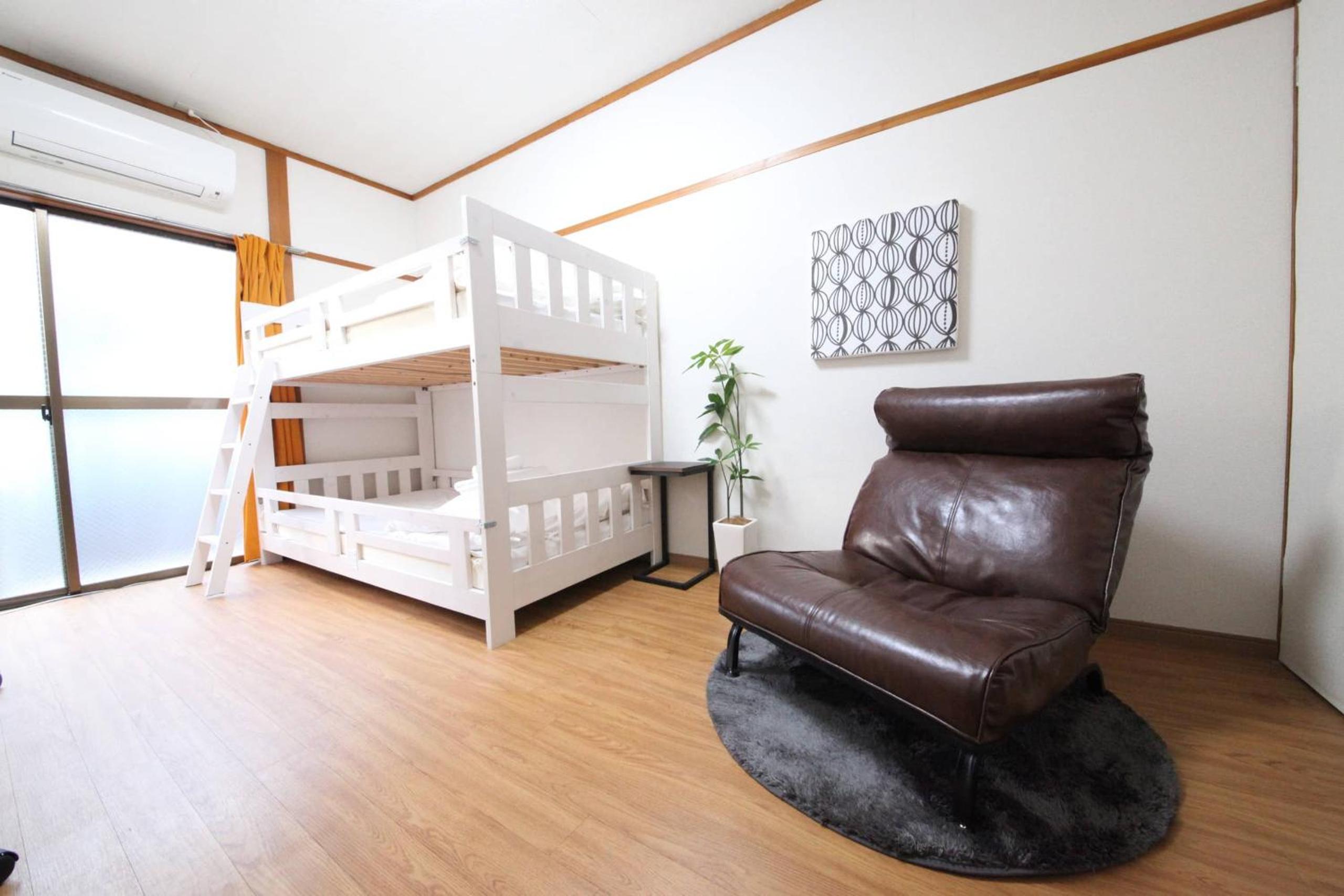 One-Bedroom Apartment photo 2