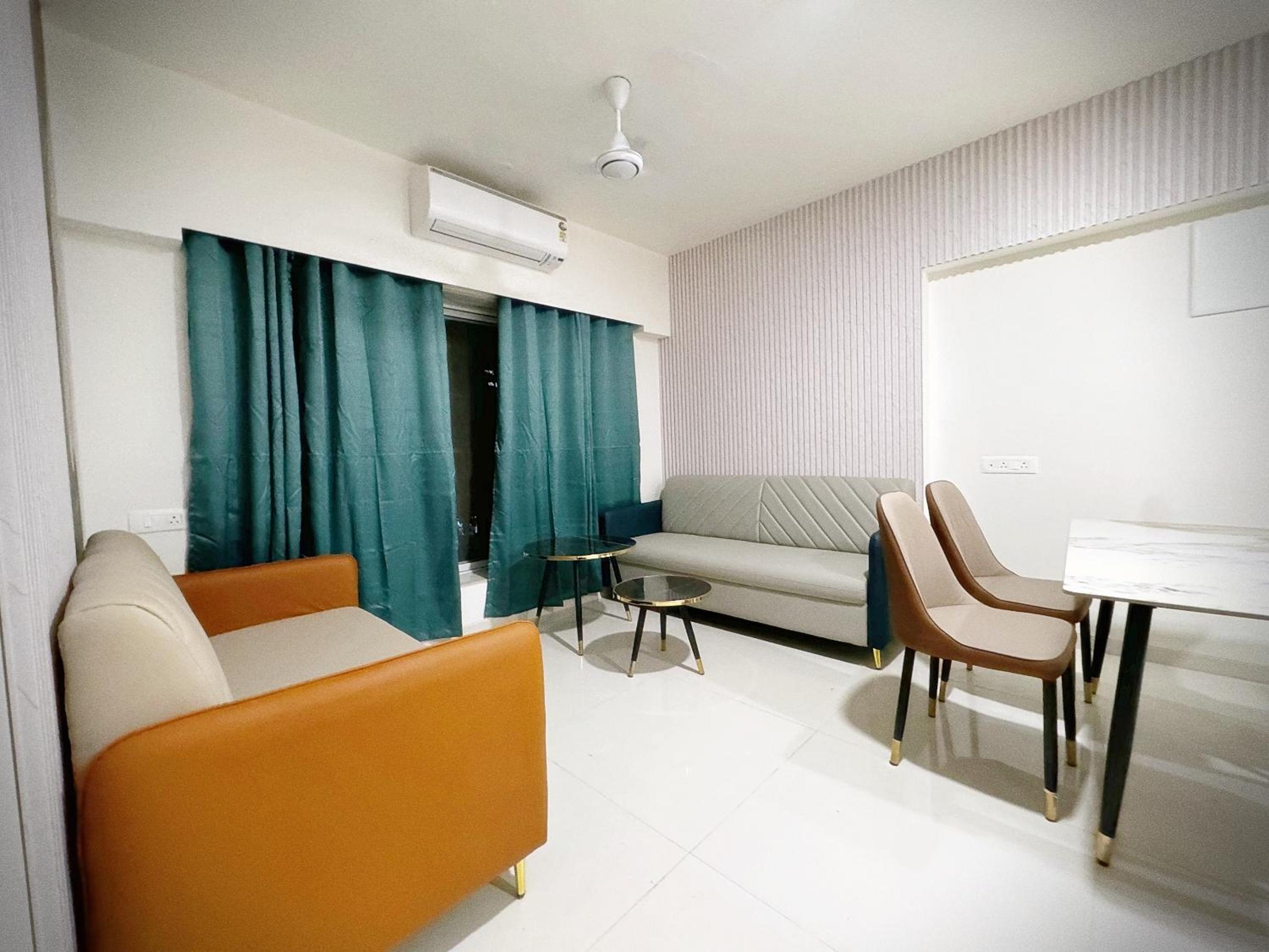 Two-Bedroom Apartment with Balcony - Photo 17