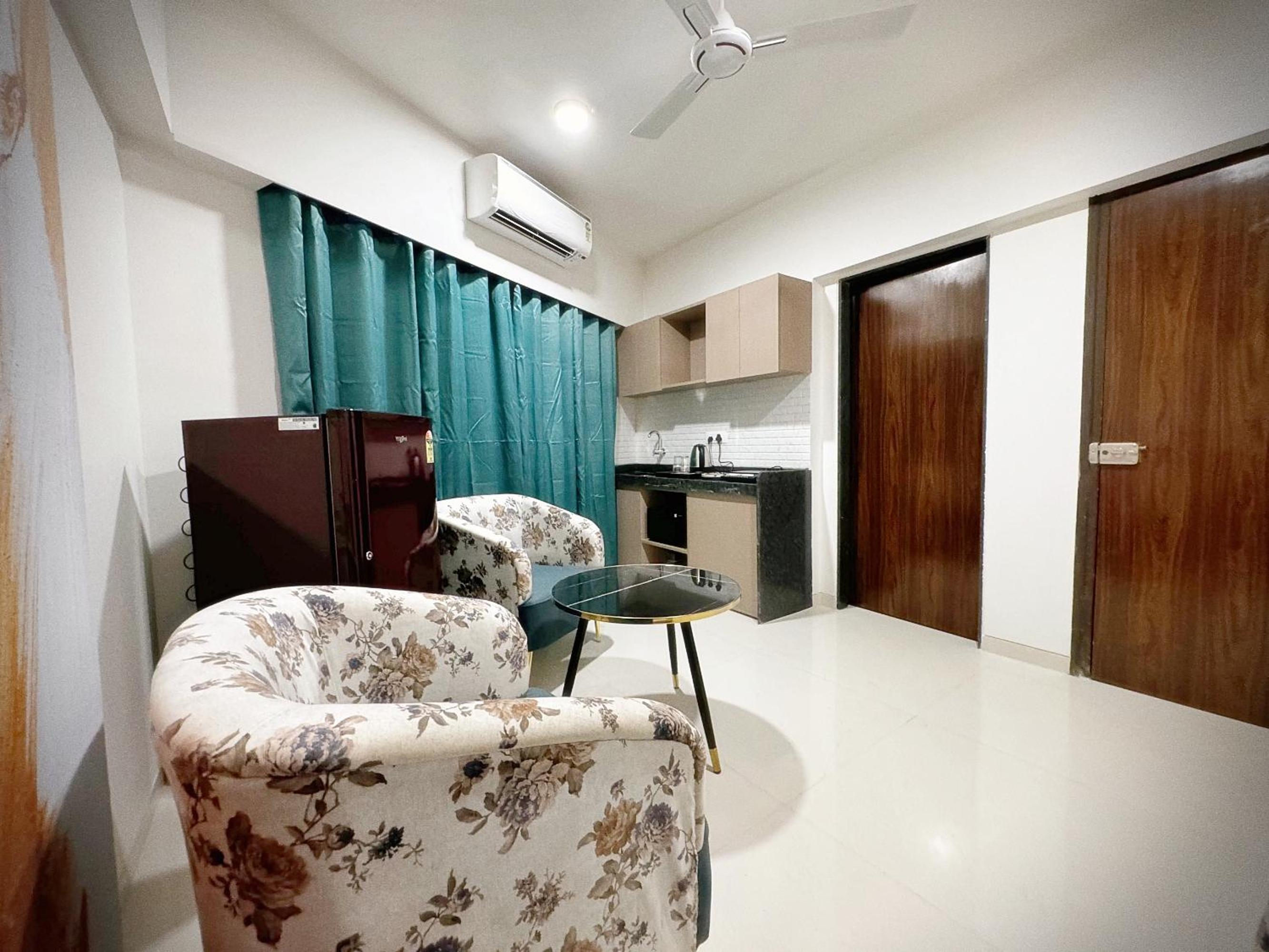 Two-Bedroom Apartment with Balcony - Photo 15