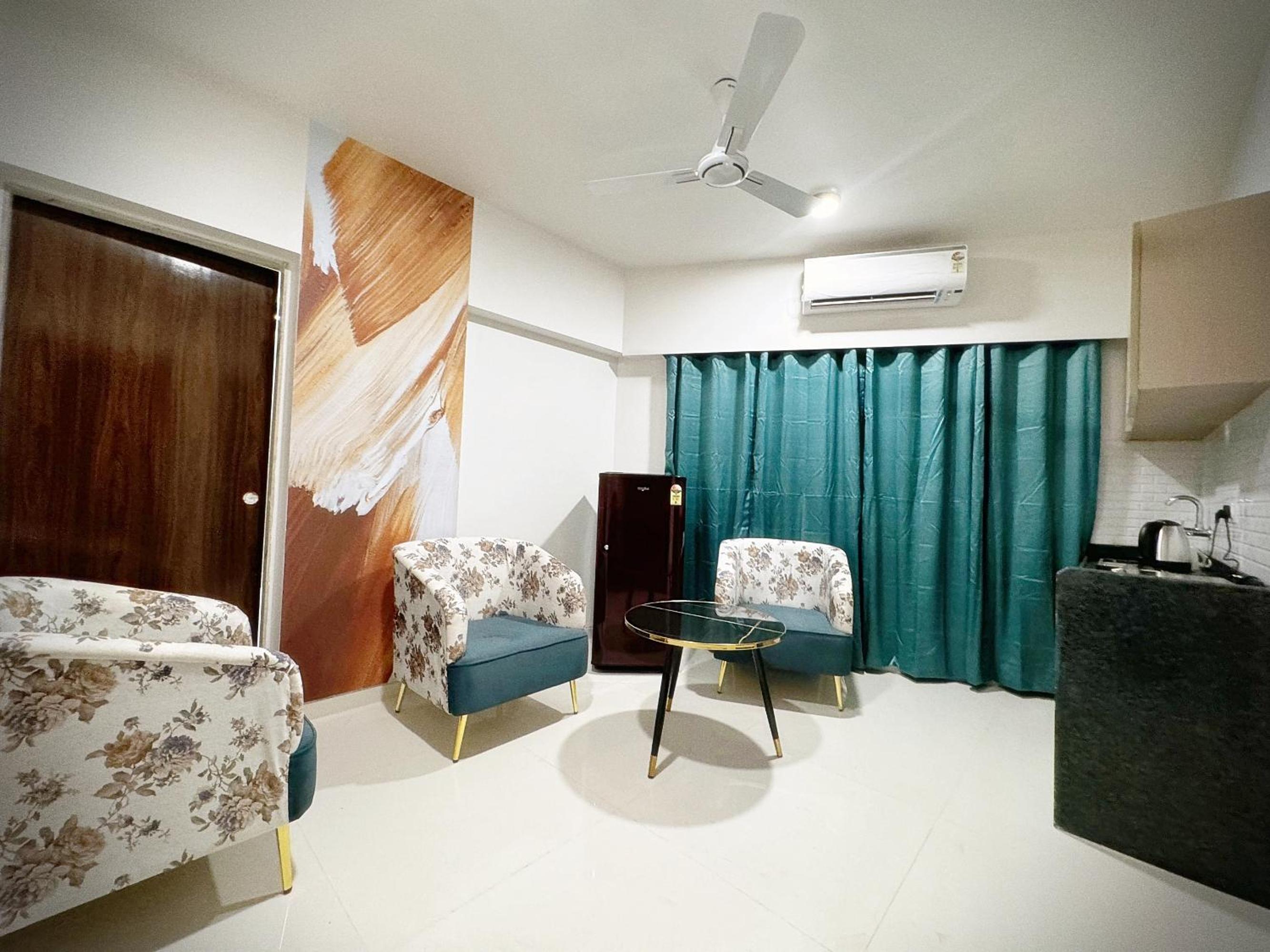 Two-Bedroom Apartment with Balcony - Photo 20