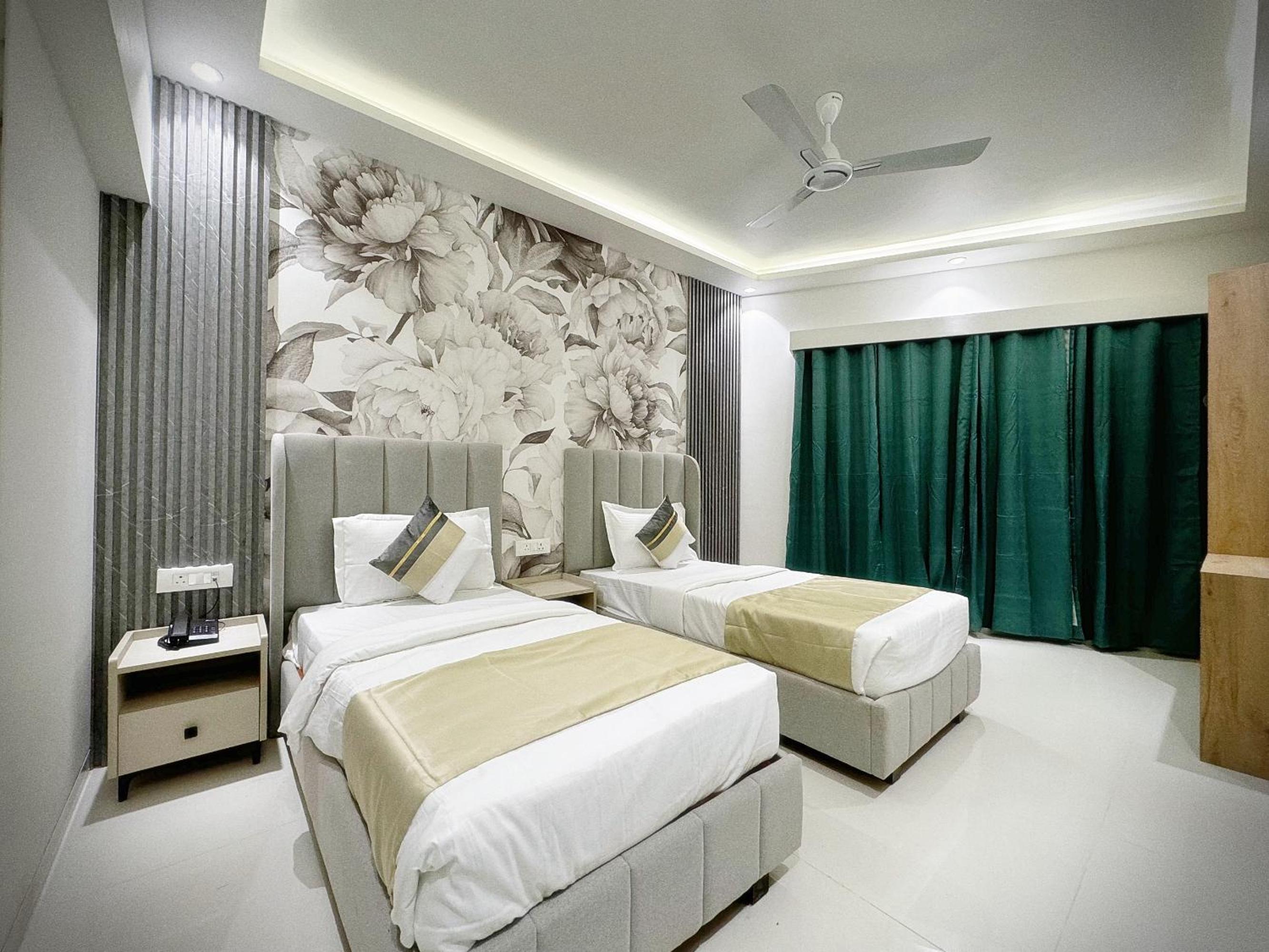 Two-Bedroom Apartment with Balcony - Photo 5