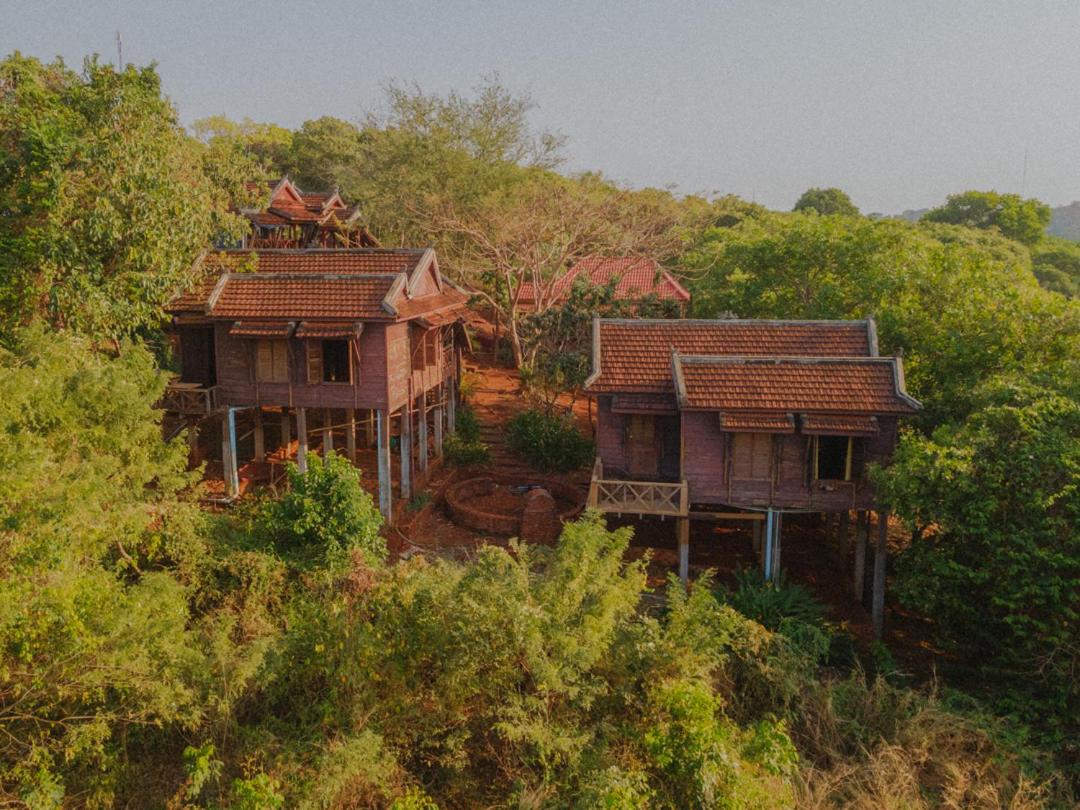 Deluxe Bungalow photo 2