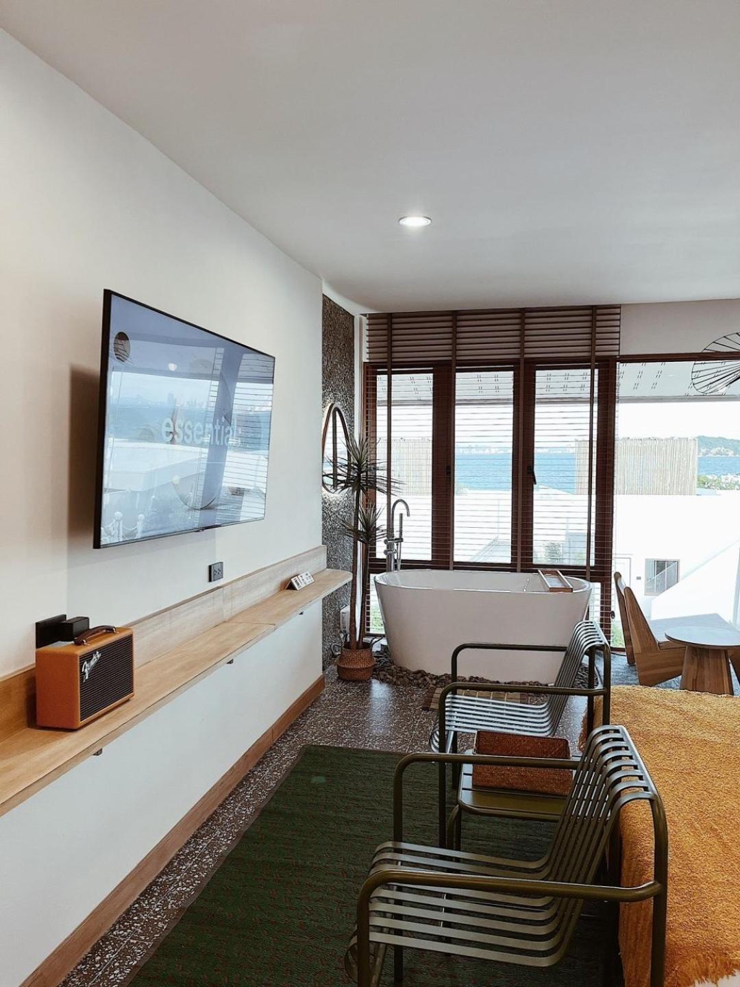 Double Room with Sea View - Photo 4