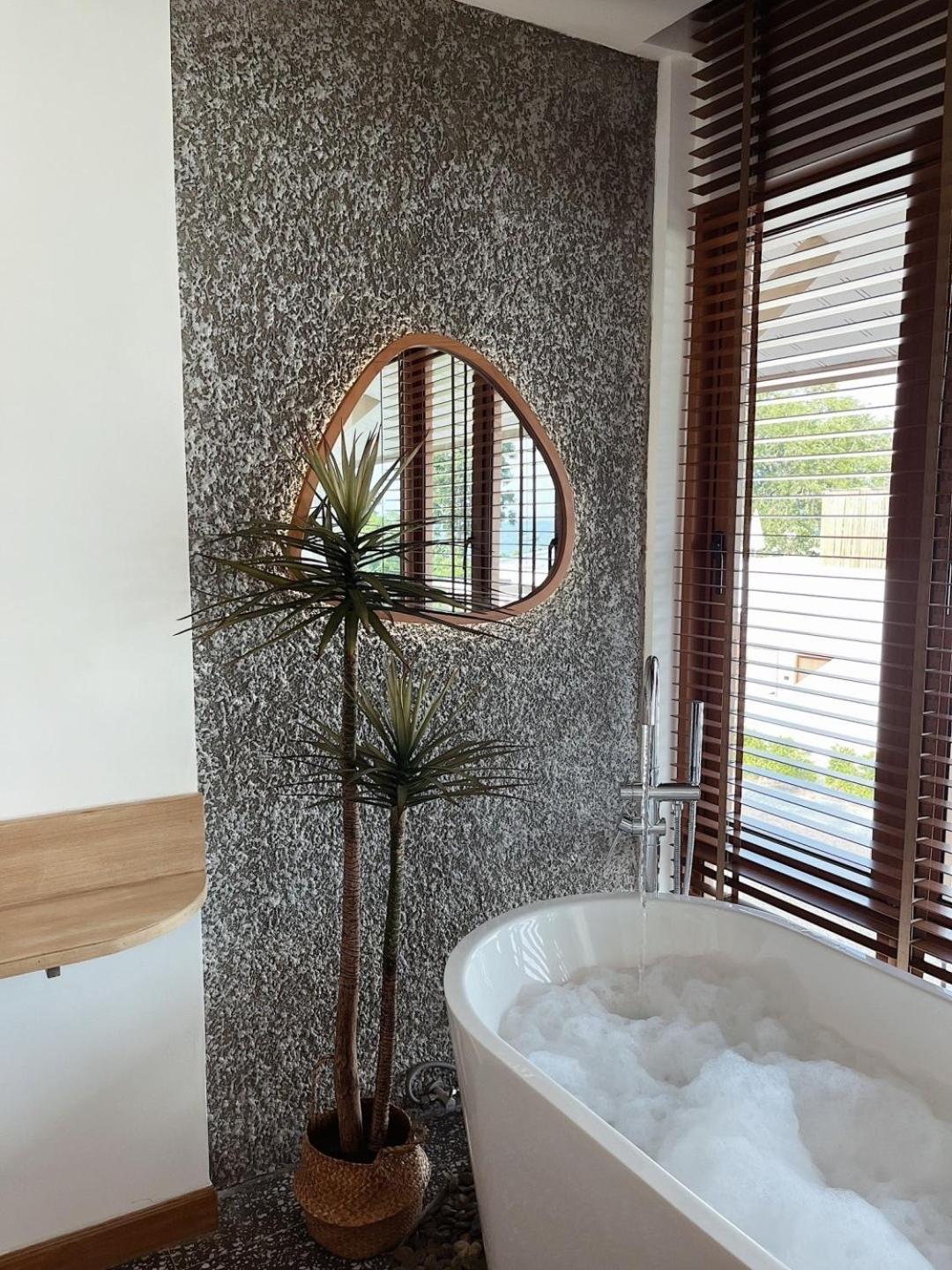 Double Room with Sea View - Photo 8