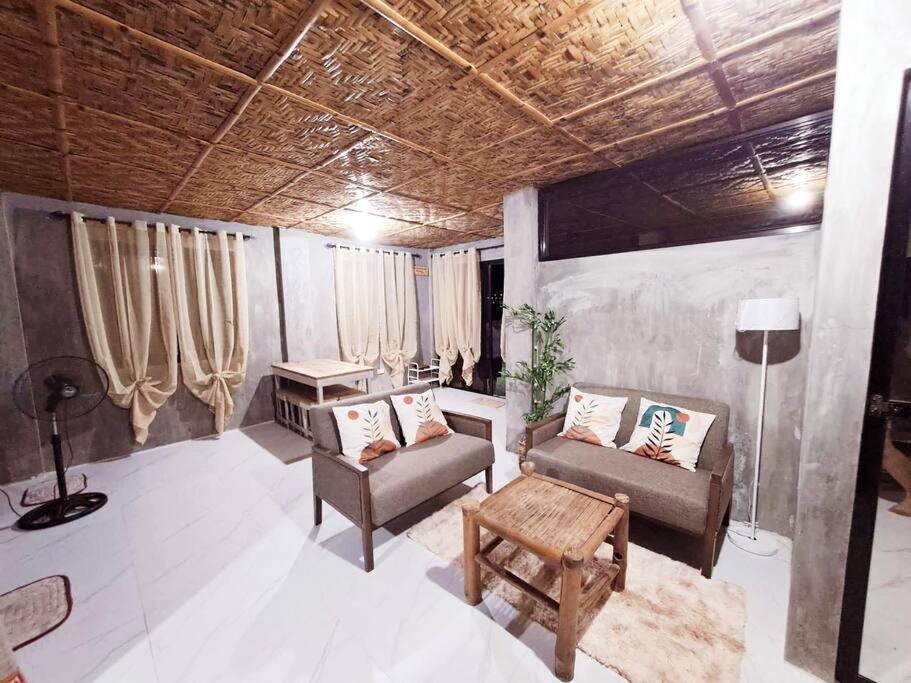 Four-Bedroom Vacation Home photo 2