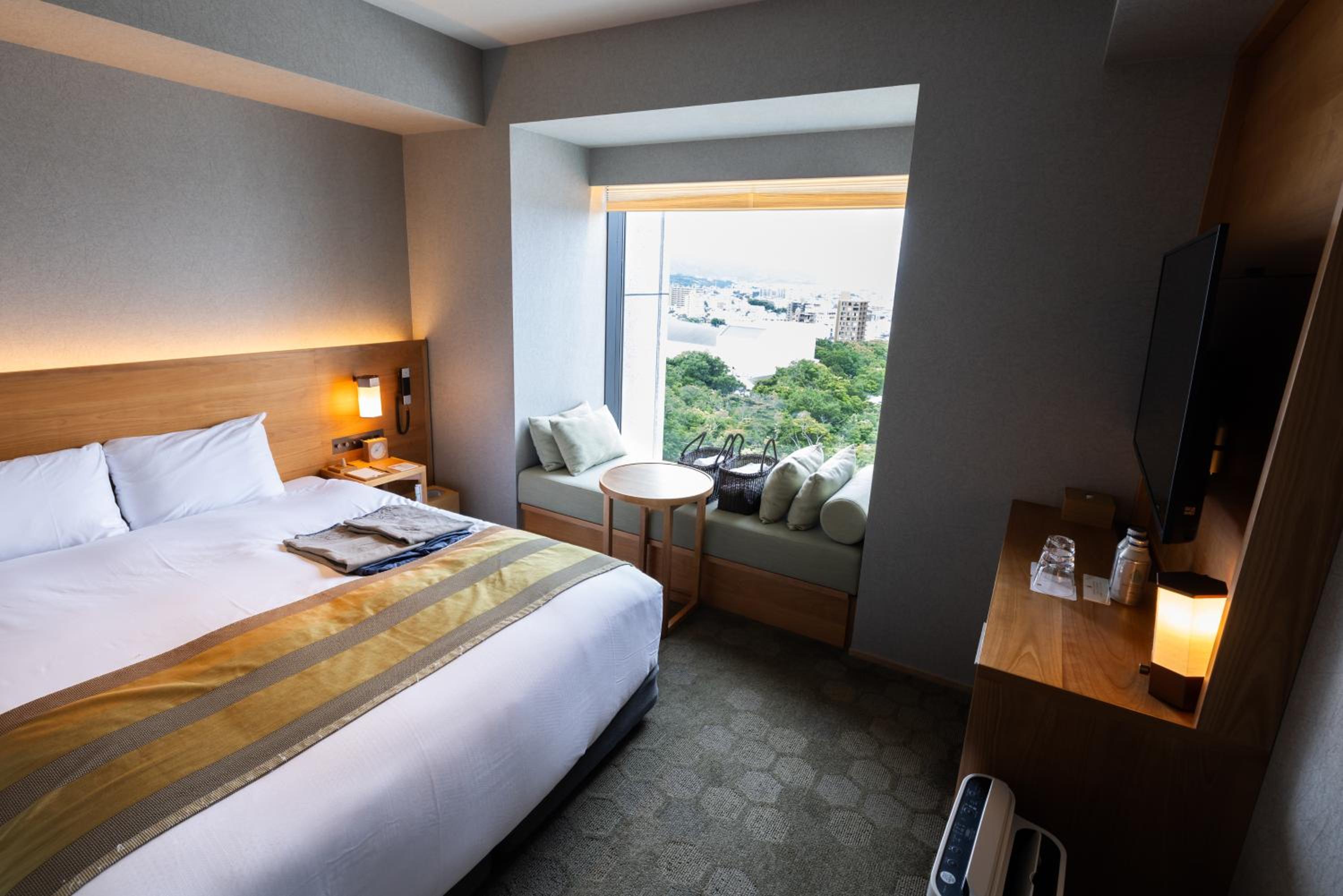 Superior Double Room with City View - Photo 1
