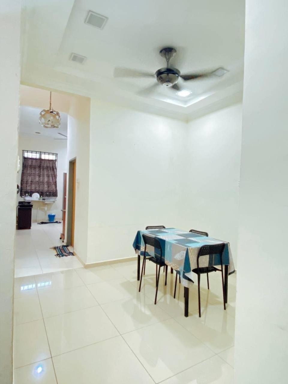 Three-Bedroom Apartment photo 2