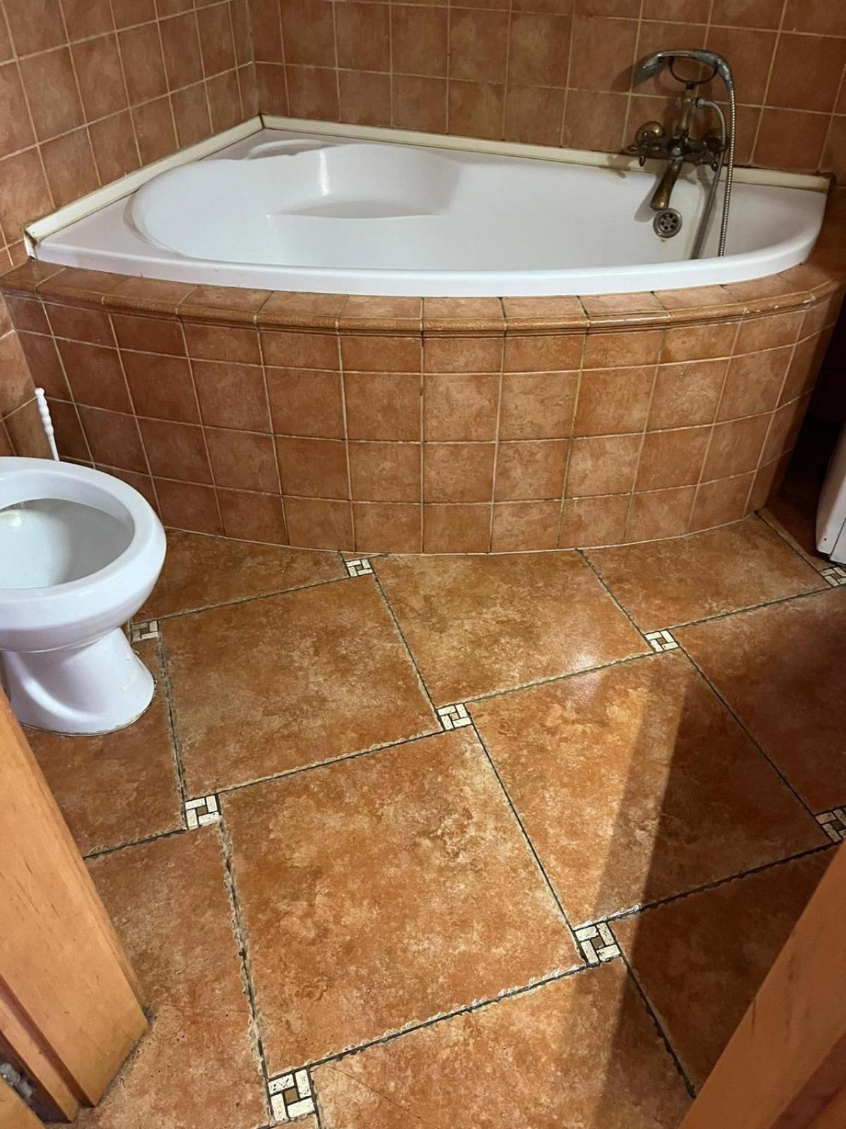 Standard Twin Room with Shared Bathroom photo 3