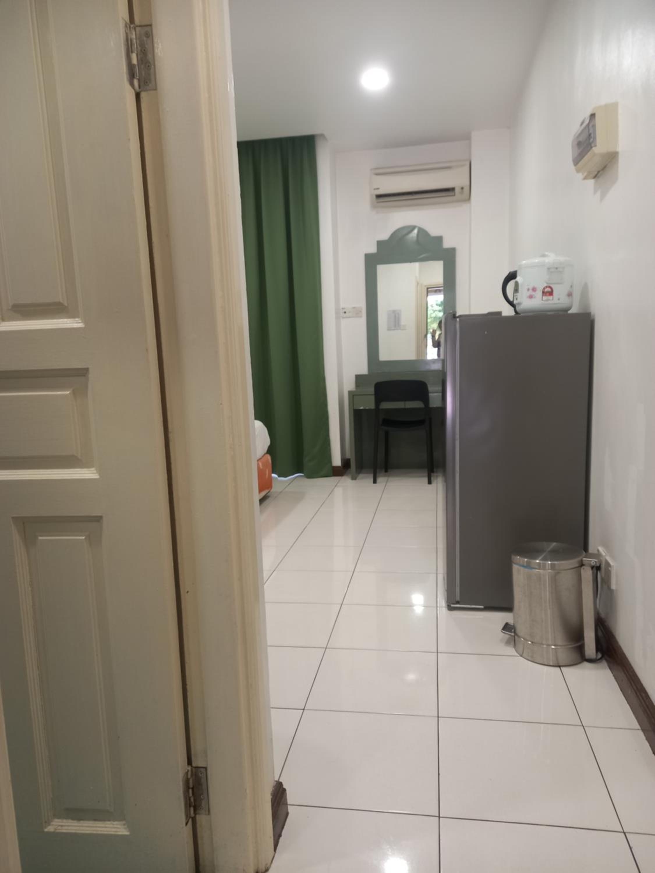 Studio Apartment - Photo 4