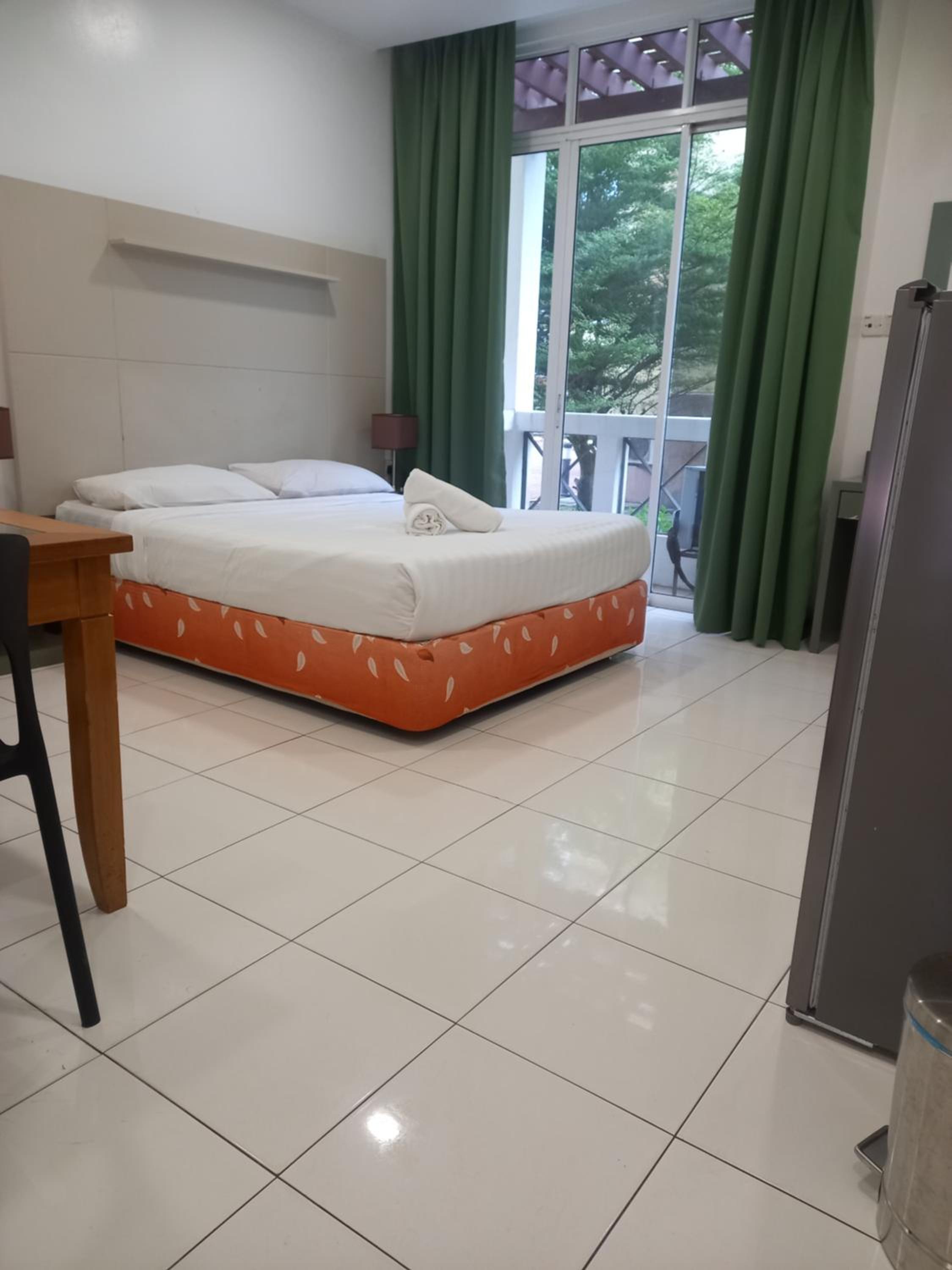 Studio Apartment - Photo 3