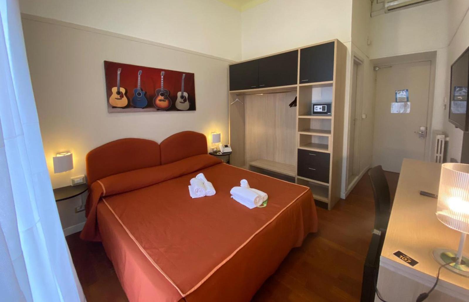 Double or Twin Room - Photo 1