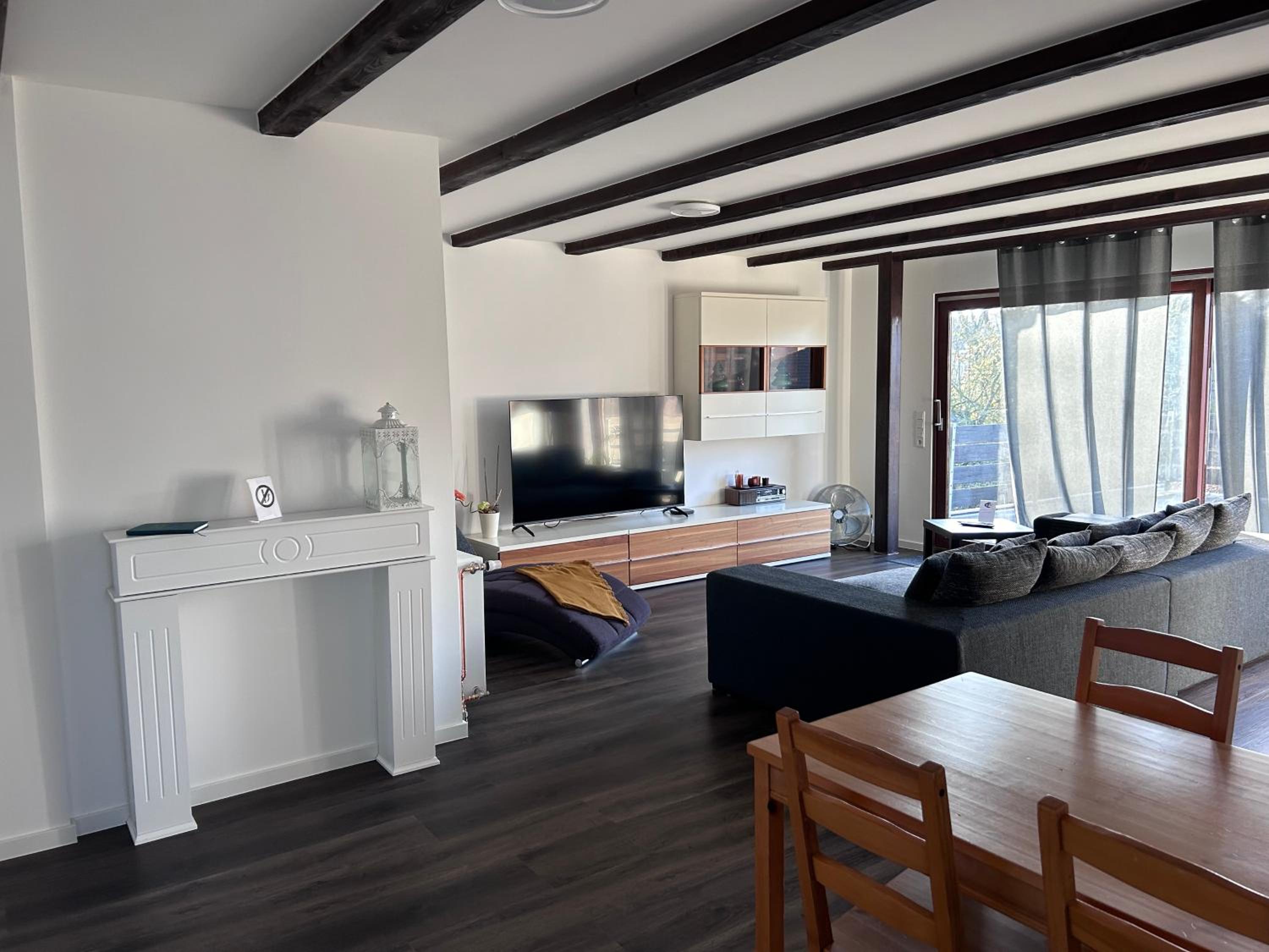 Apartment with Terrace - Photo 27