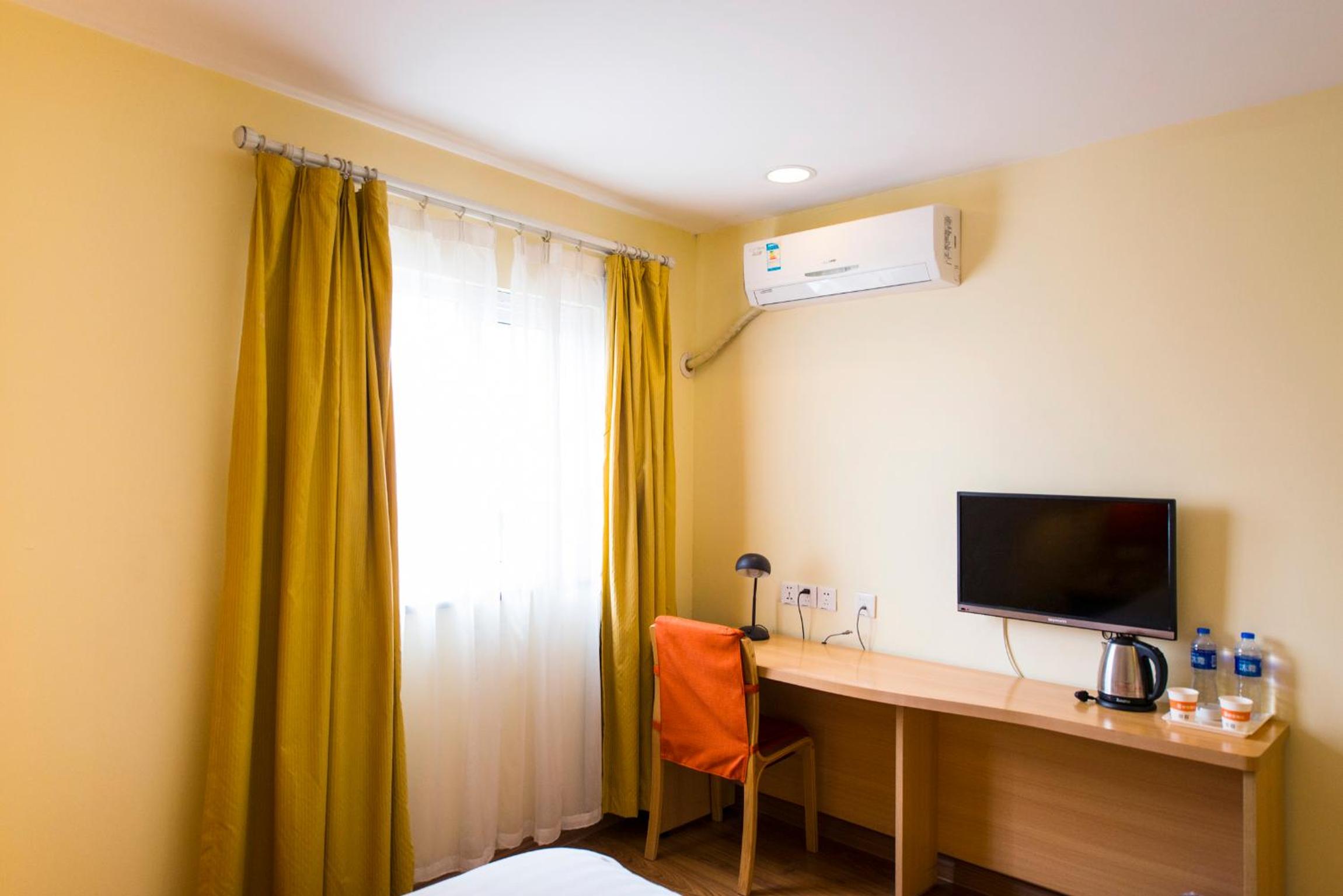 Mainland Chinese Citizens - Special offer Twin Room photo 3