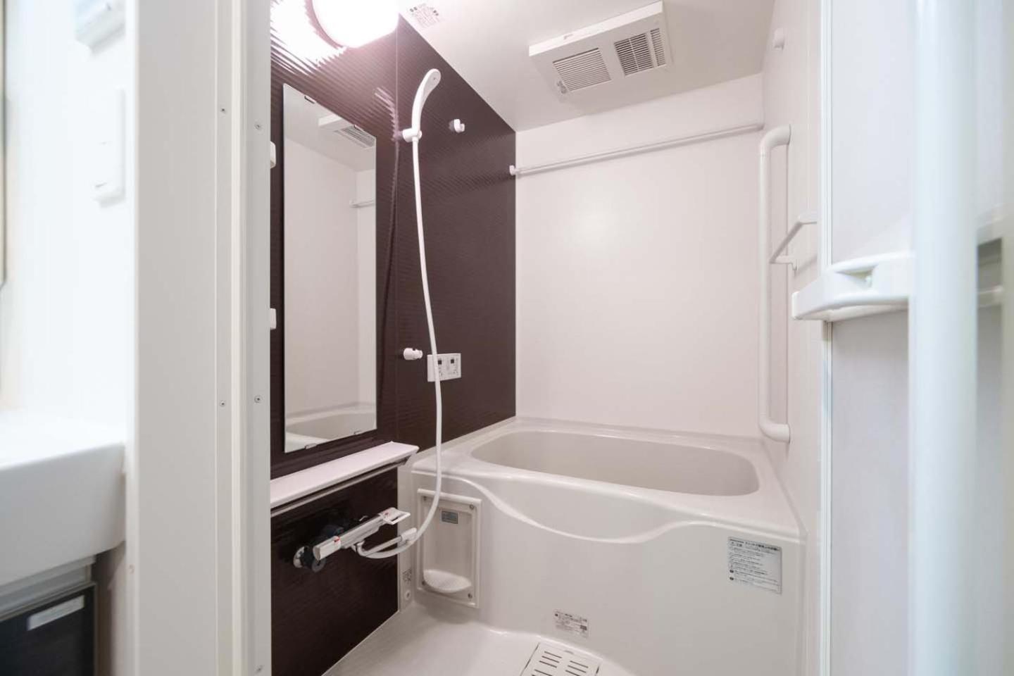 One-Bedroom Apartment with Balcony photo 2