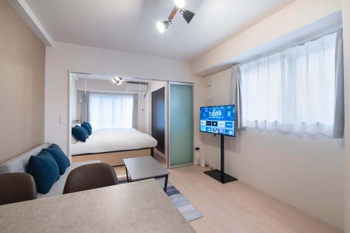 One-Bedroom Apartment with Balcony photo 1