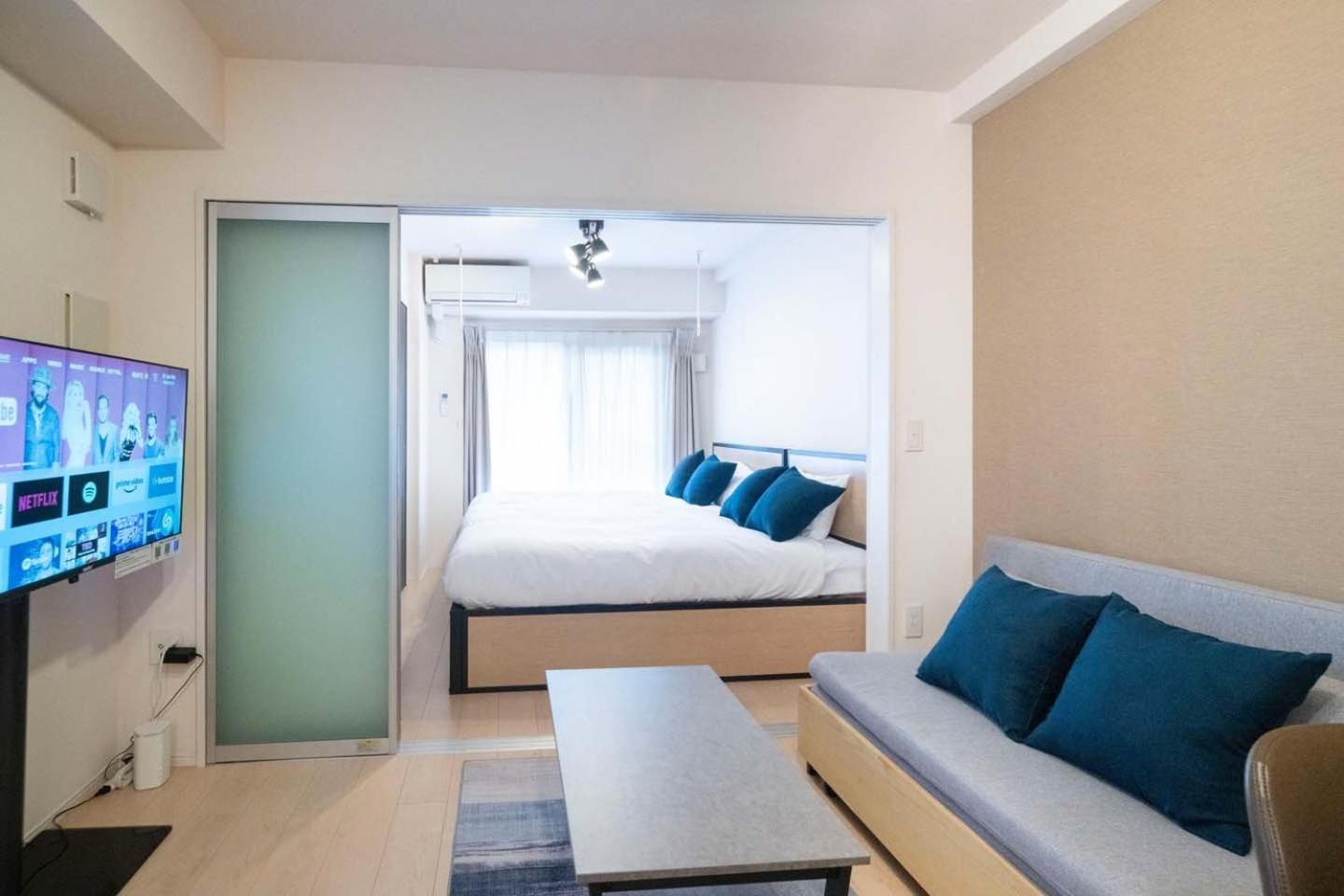 One-Bedroom Apartment with Balcony photo 1