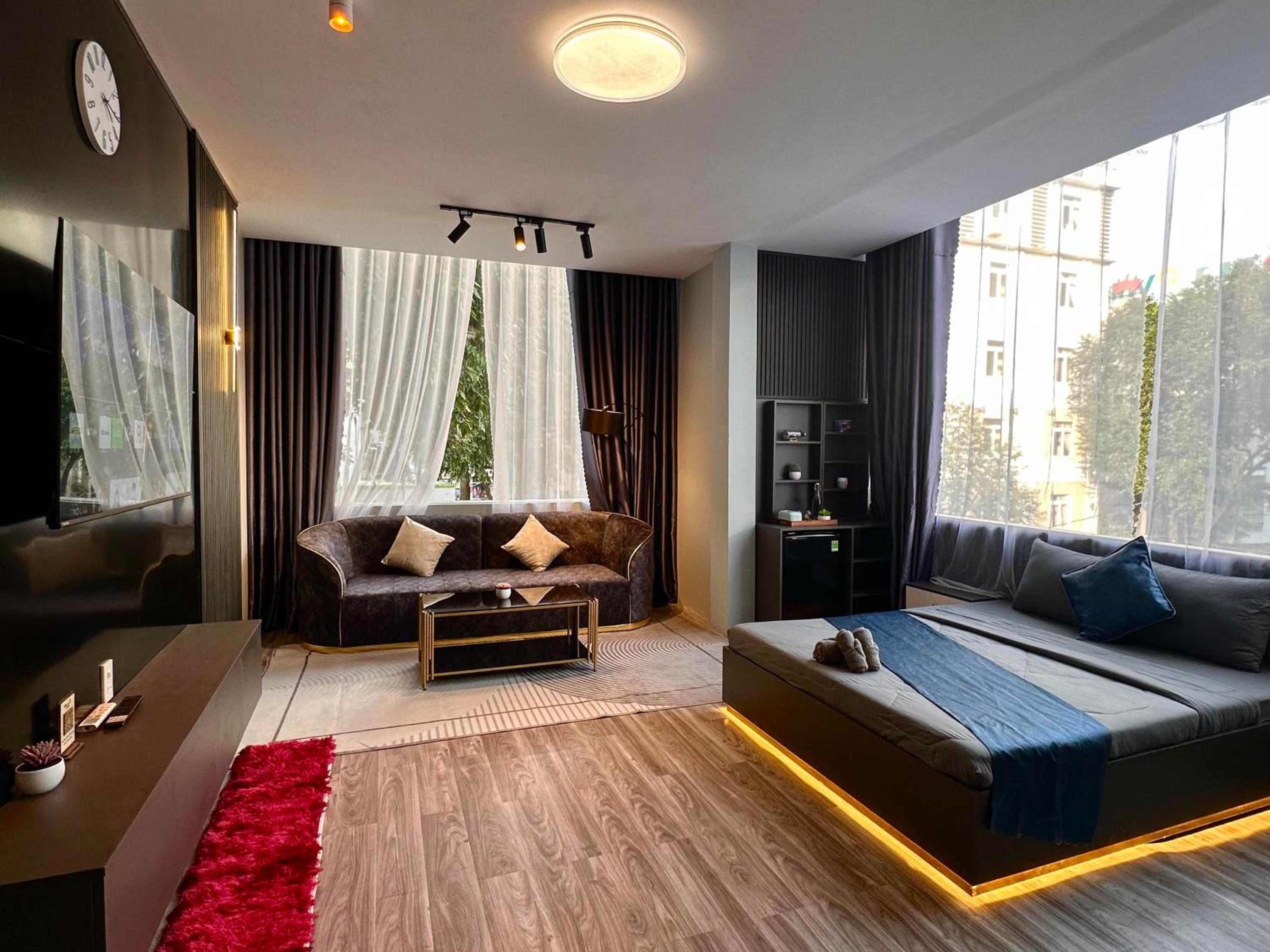 Queen Suite photo 1