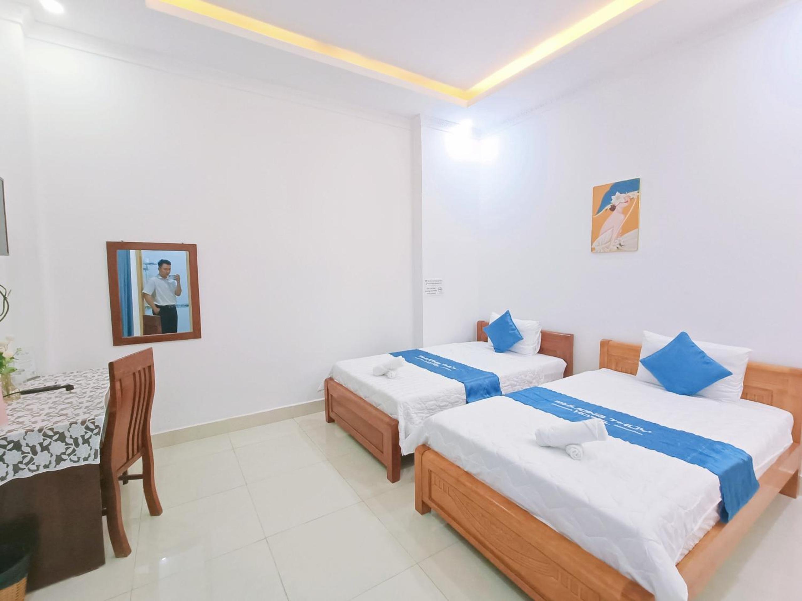 Twin Room - Photo 2