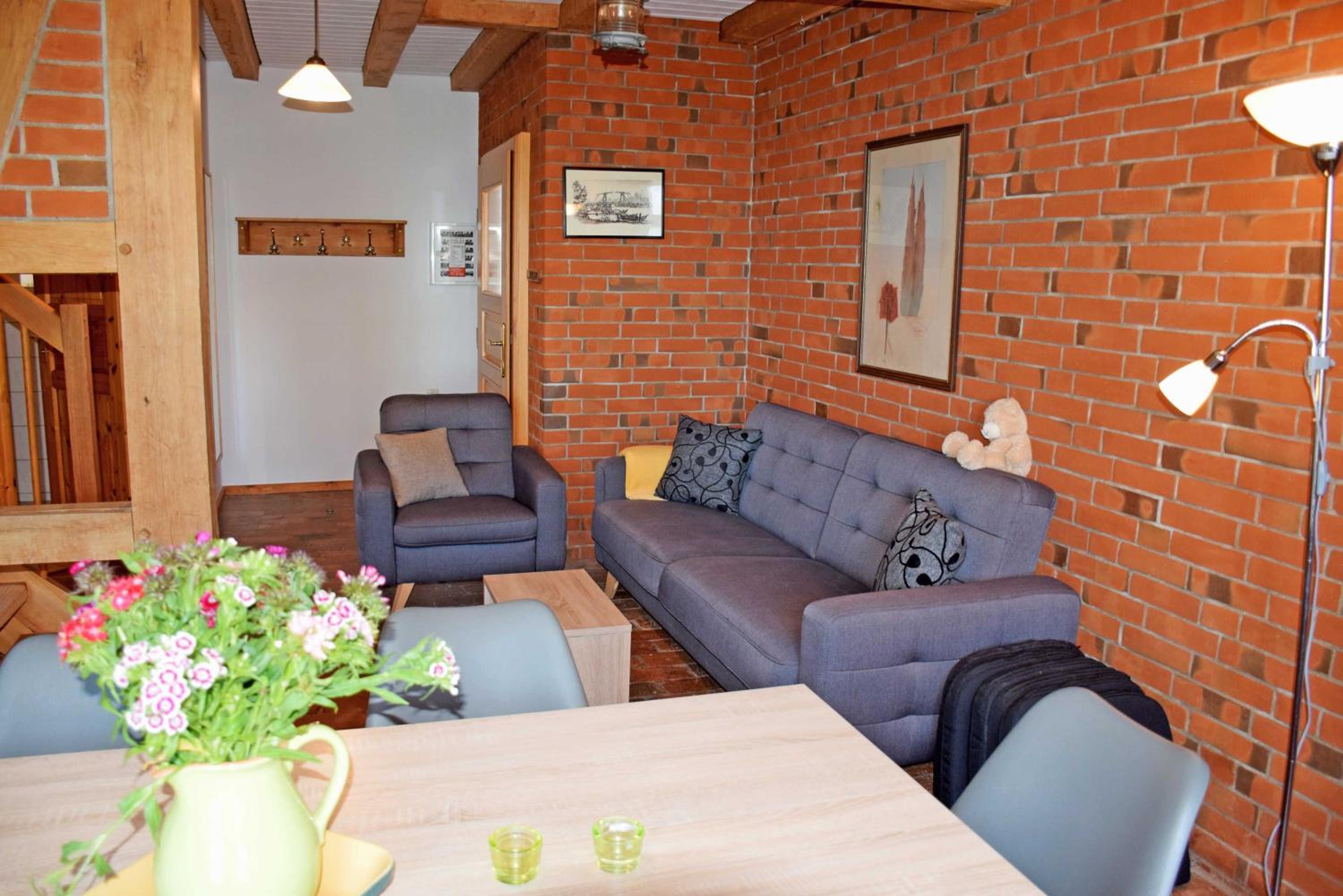 Three-Bedroom House photo 3