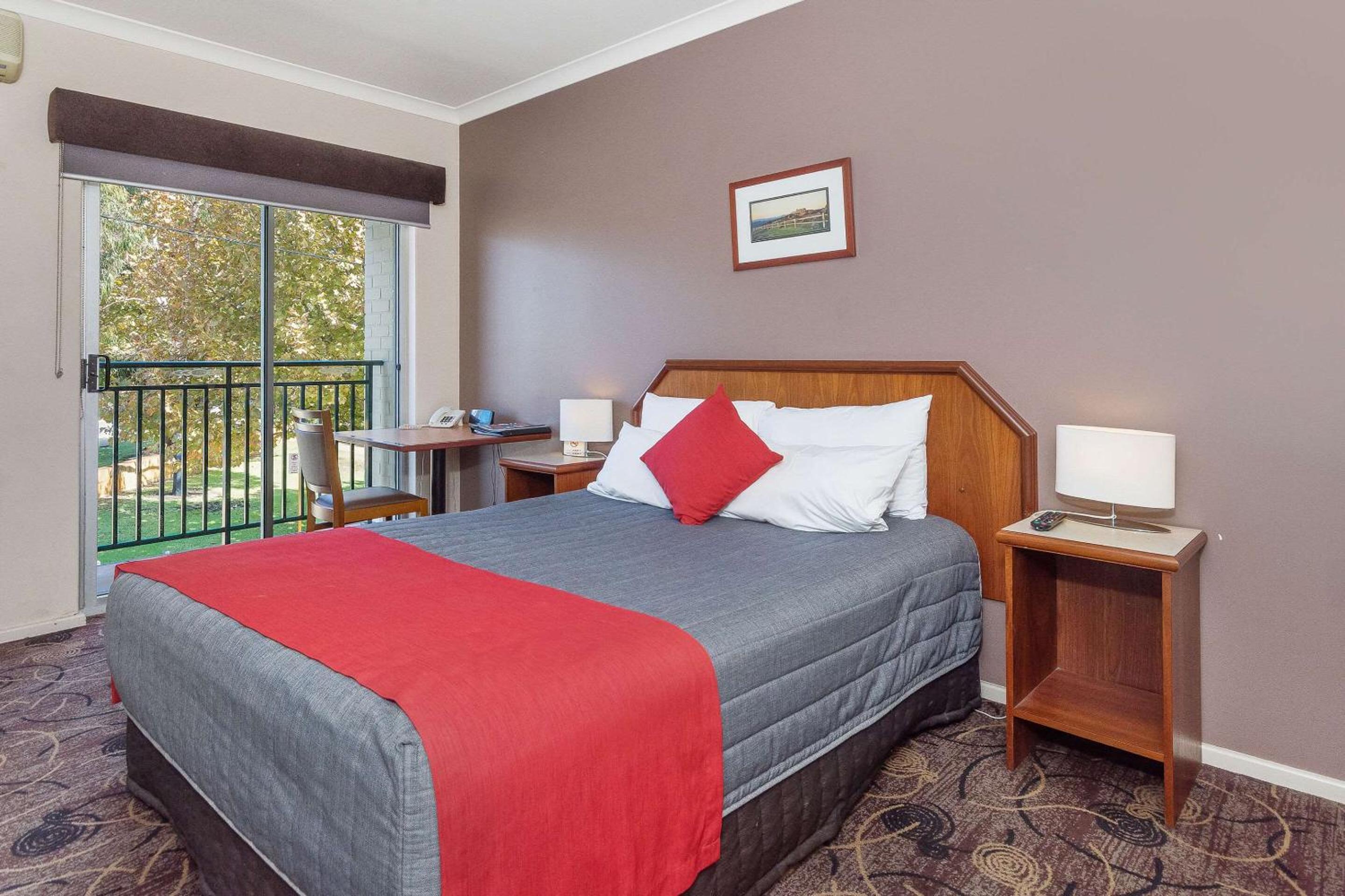 Standard Queen Room