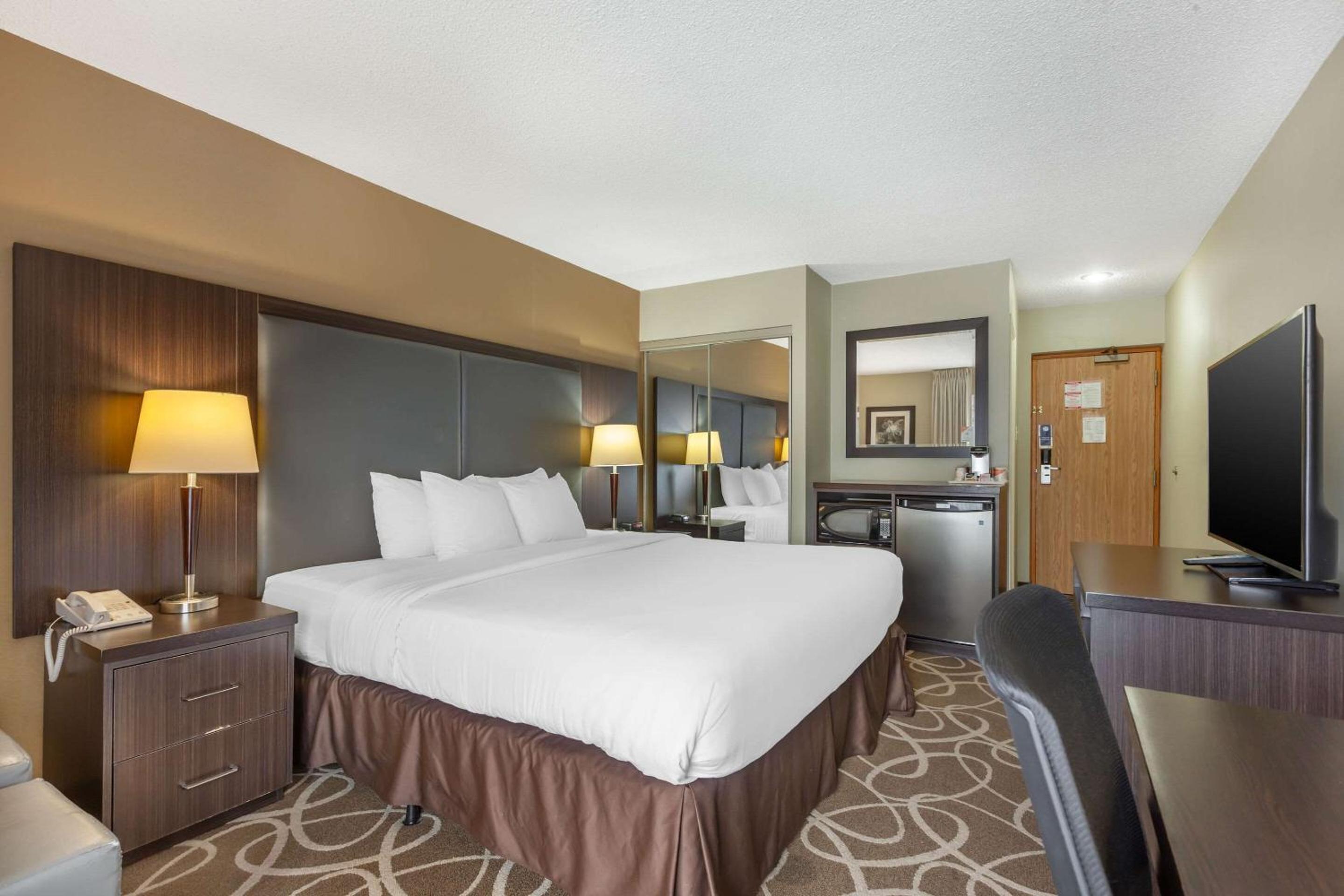 Standard King Room - Top Floor - Photo 4