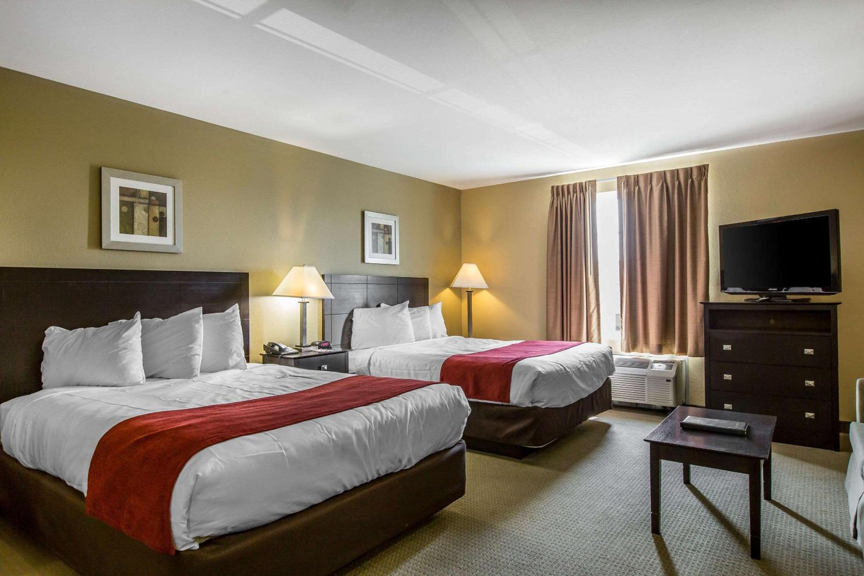 Queen Suite with Two Queen Beds - Non-Smoking