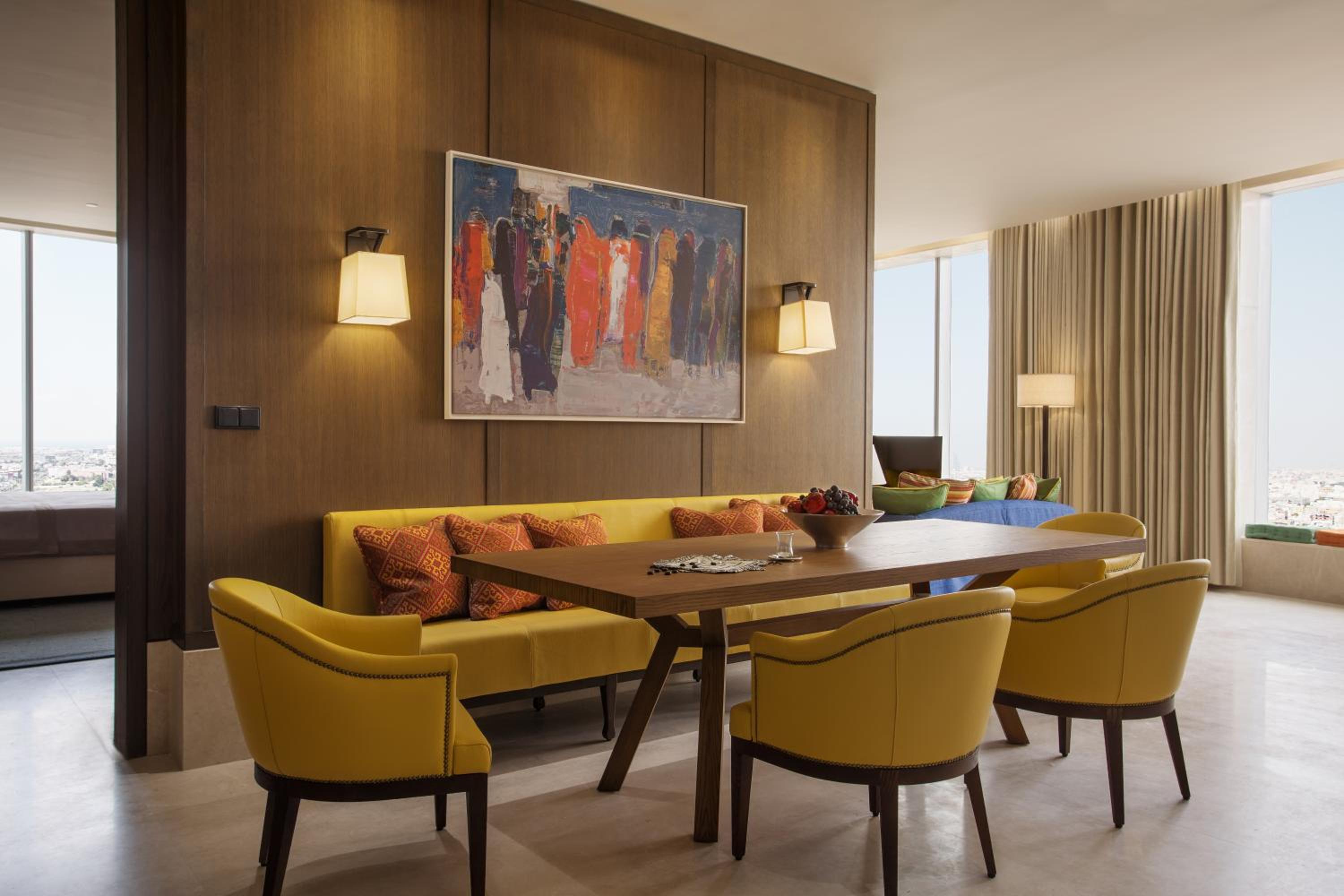 Executive Suite, 1 Bedroom Suite, 1 King, City view