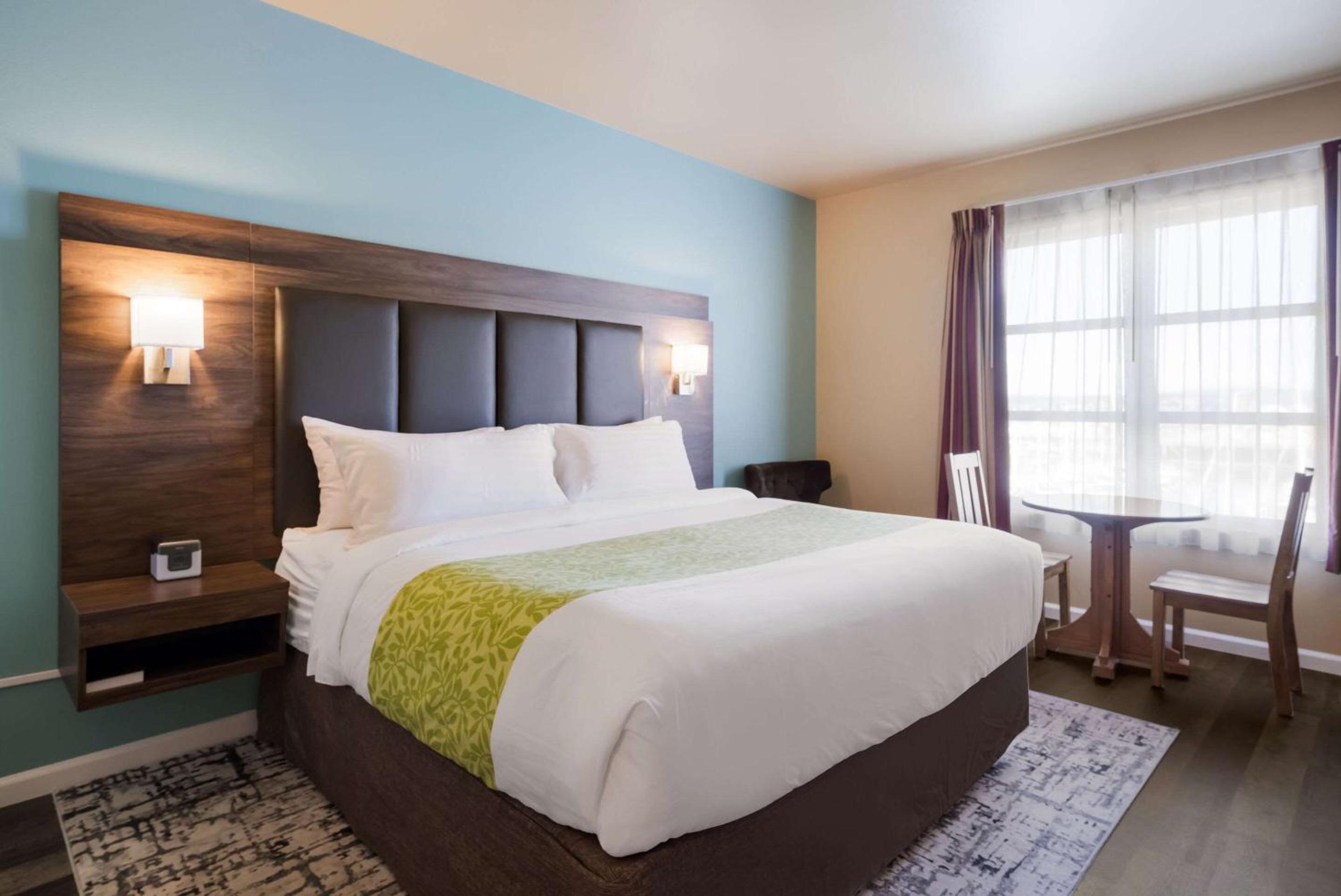King Room with Marina View - Photo 4