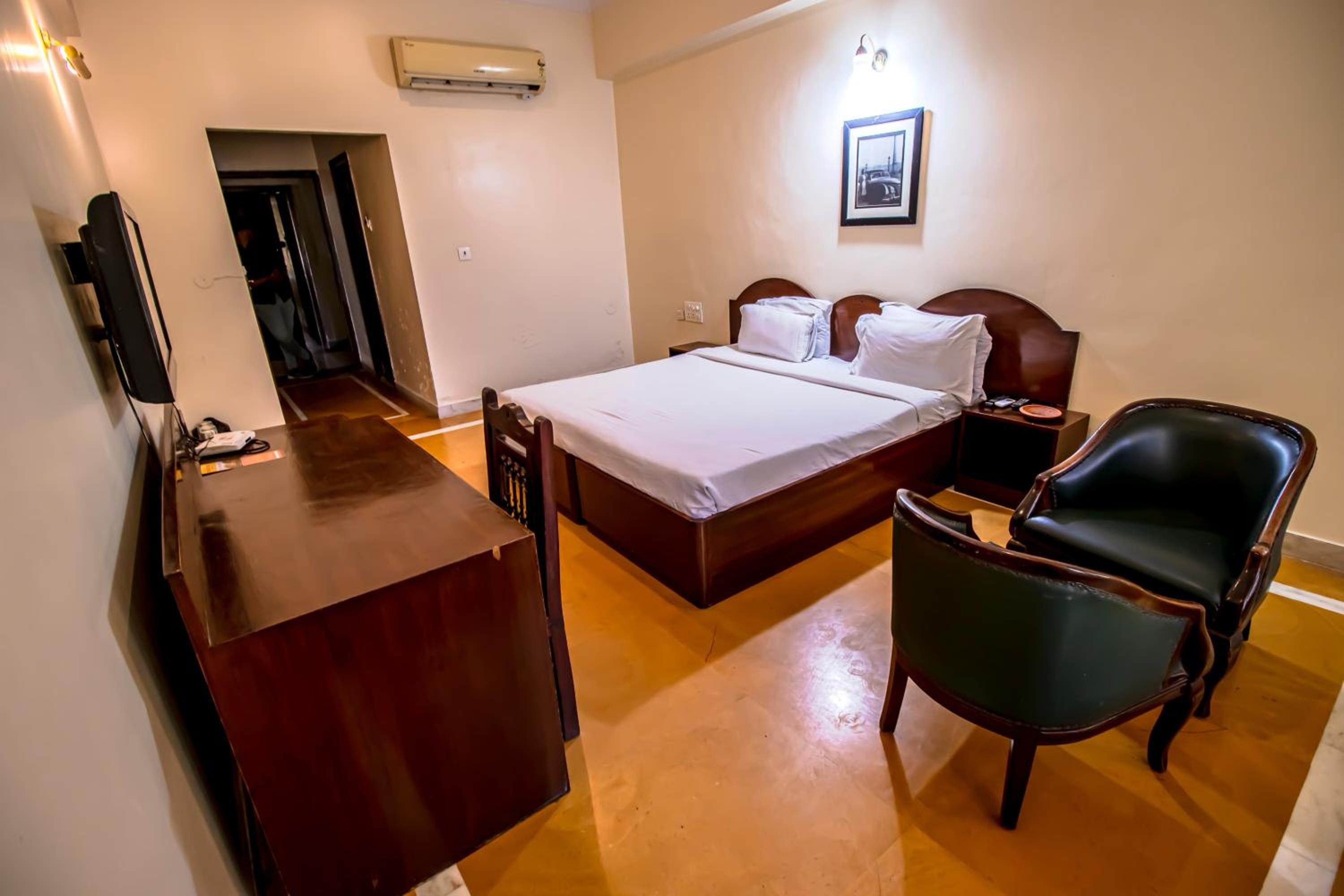 Deluxe Double Room photo 2