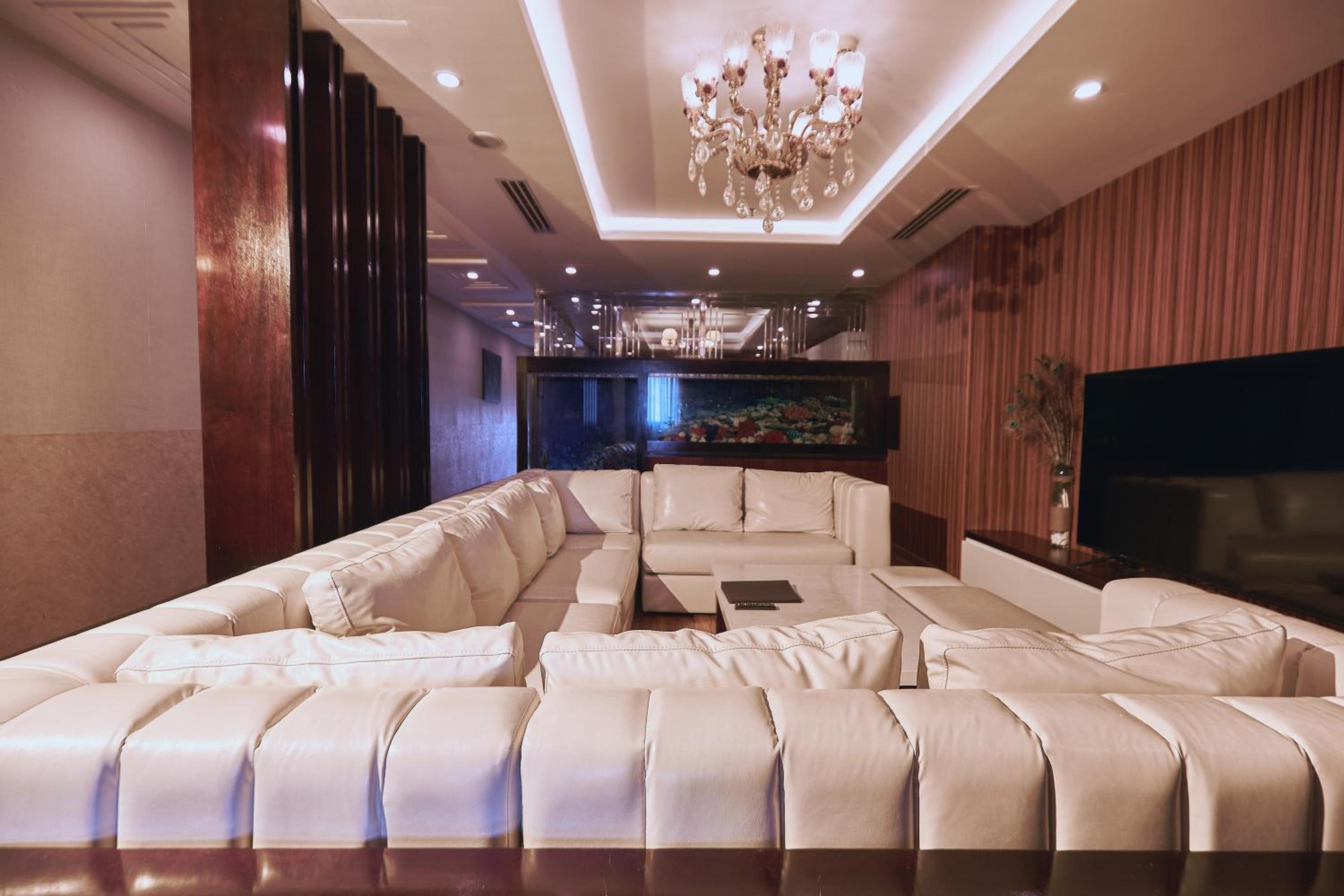 Four-Bedroom Penthouse Apartment