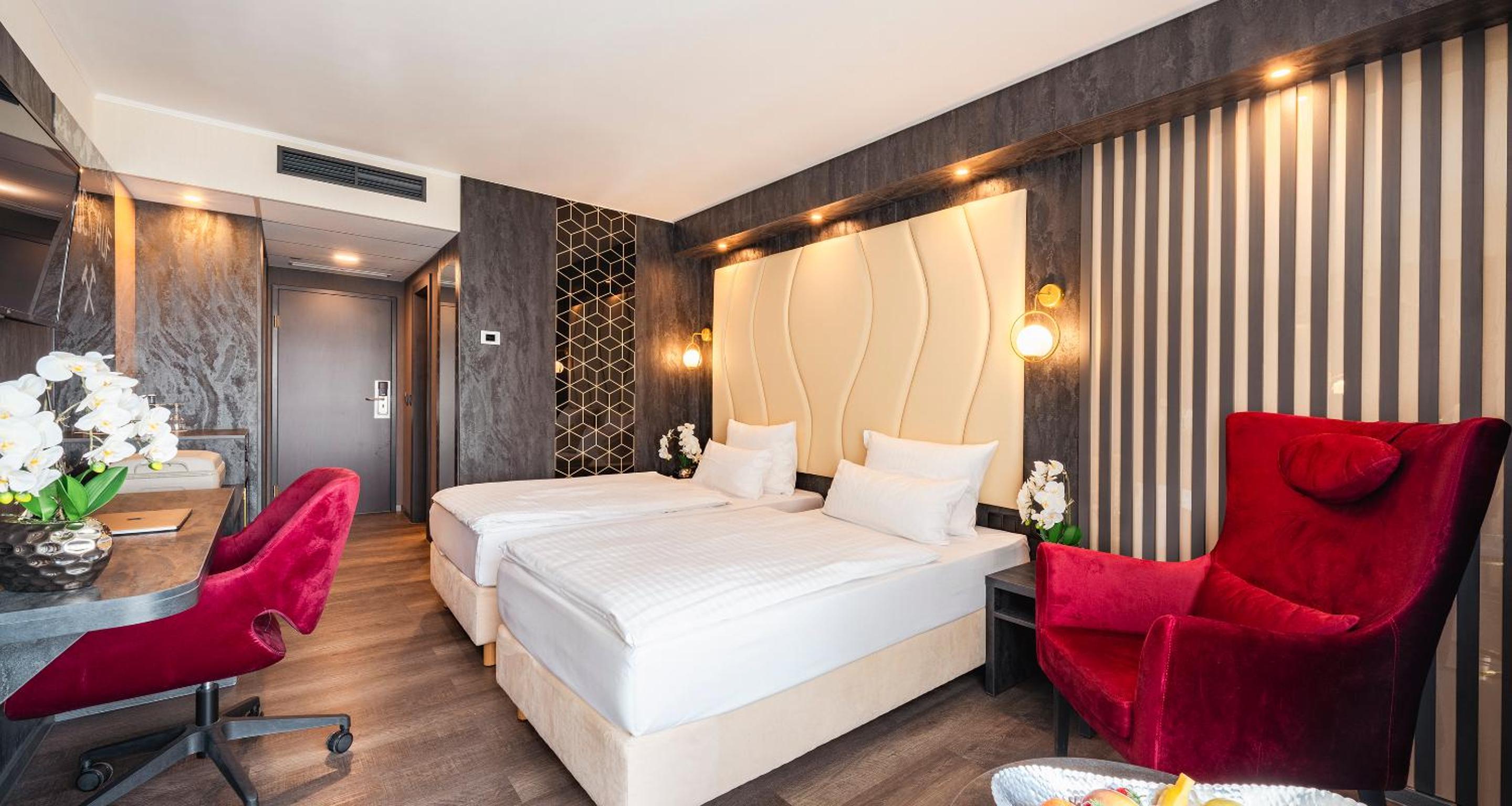 Deluxe Double Room - Photo 1