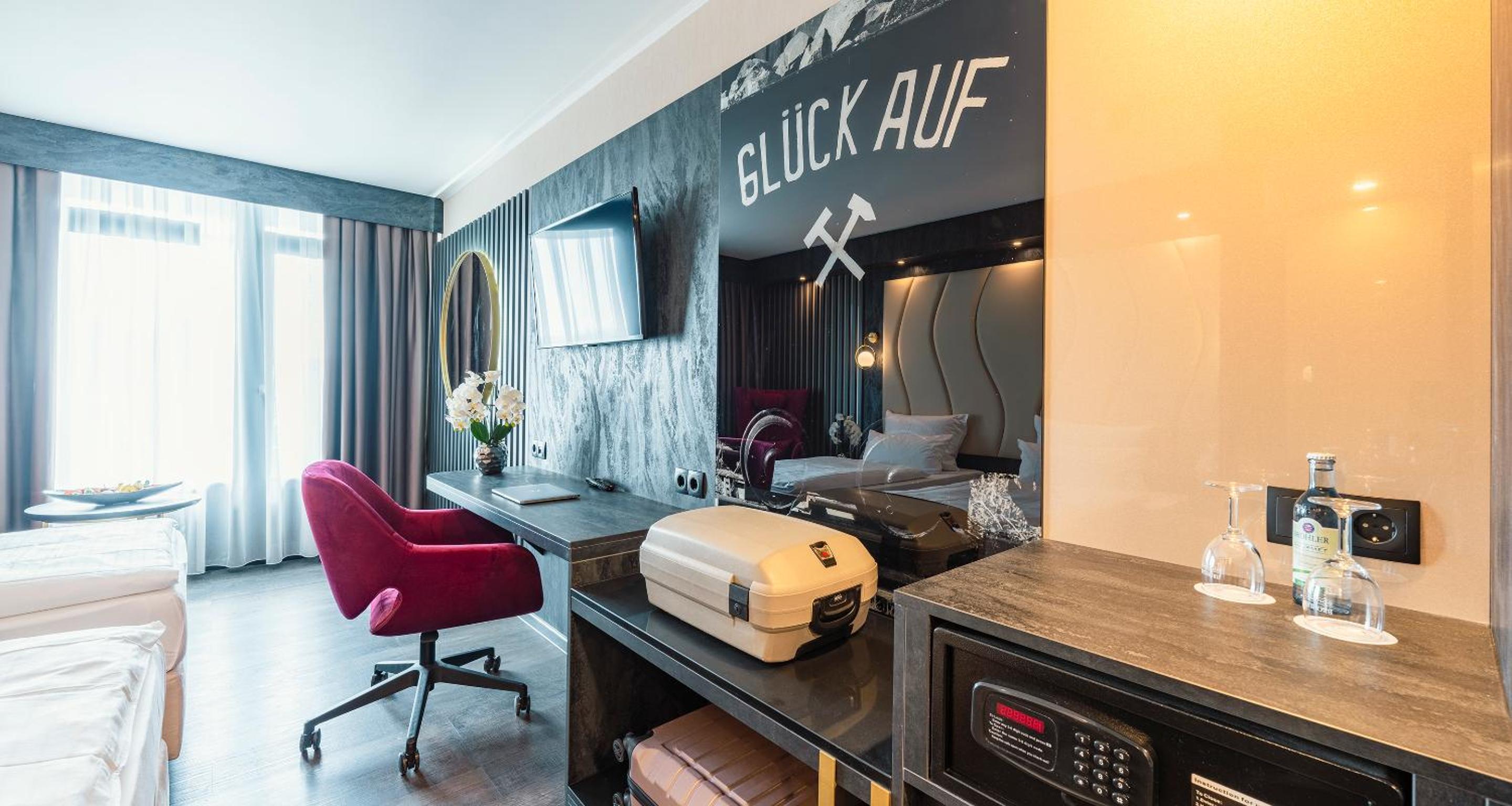 Deluxe Double Room - Photo 8