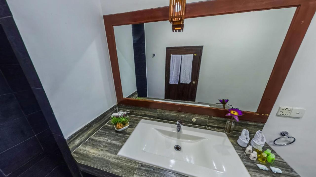 Deluxe Double Room With Balcony photo 3