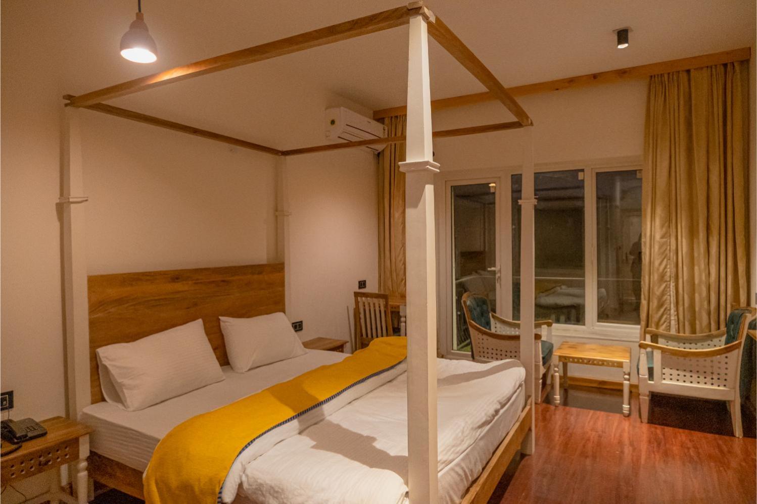 Deluxe Double Room - Photo 15