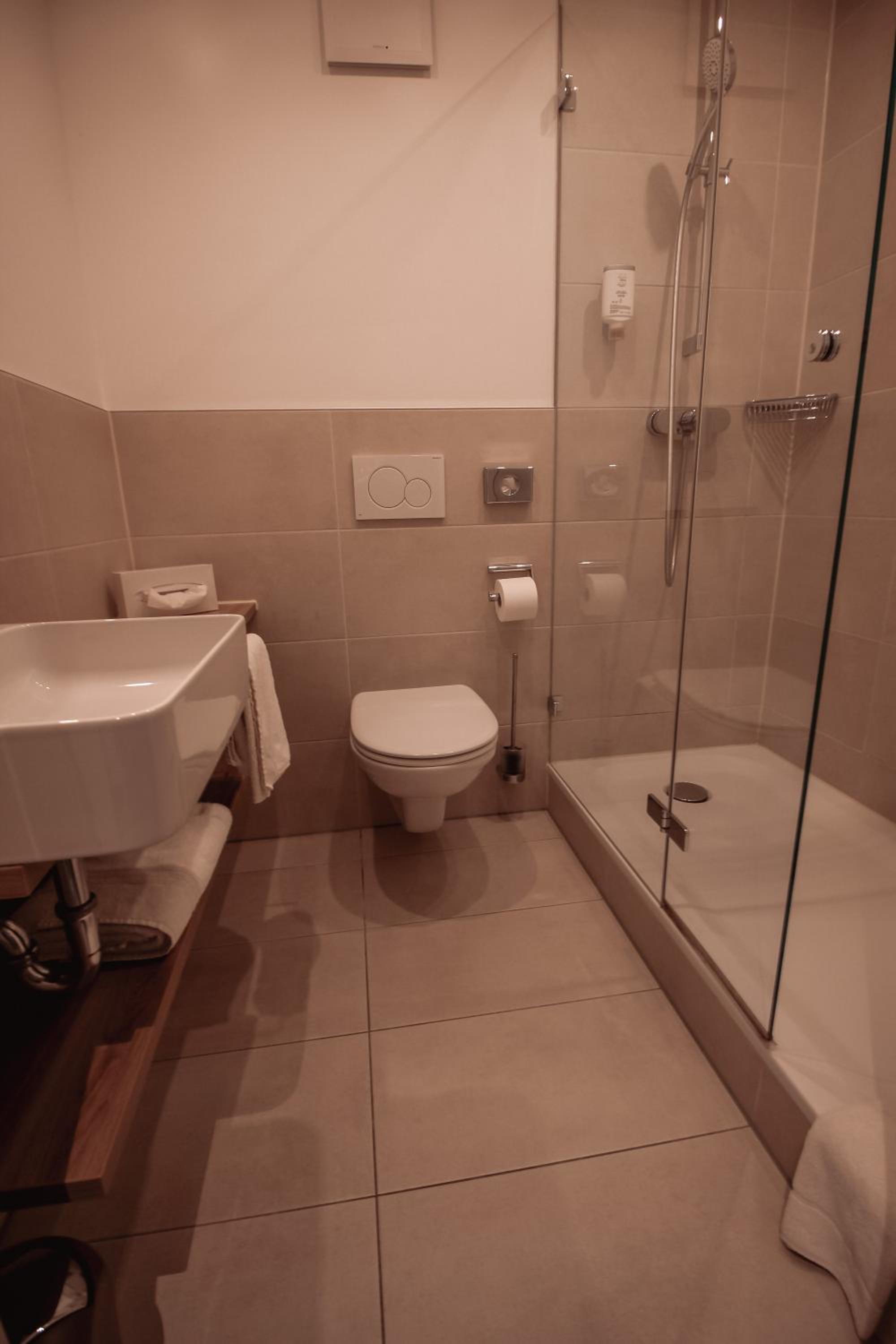 Standard Double Room photo 3