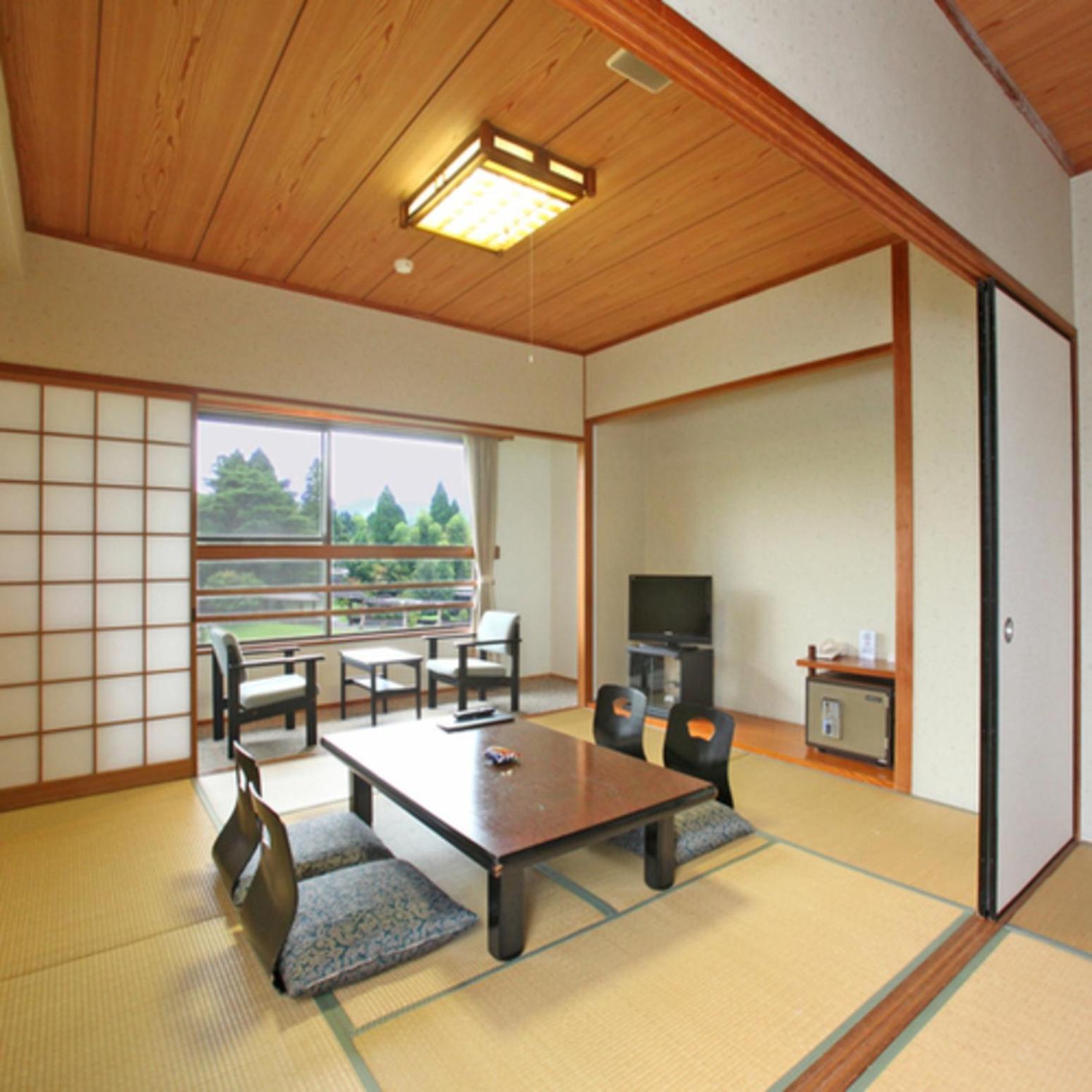 Deluxe Family Room - Photo 2