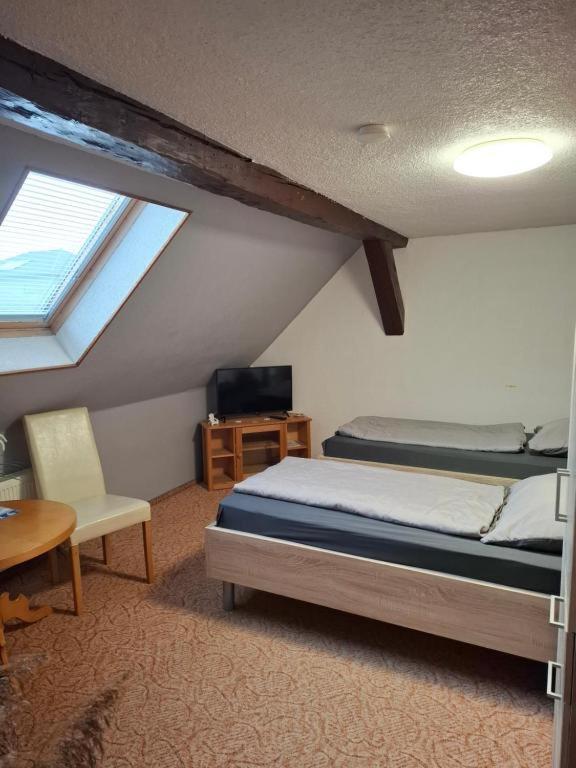Twin Room with Private Bathroom photo 1