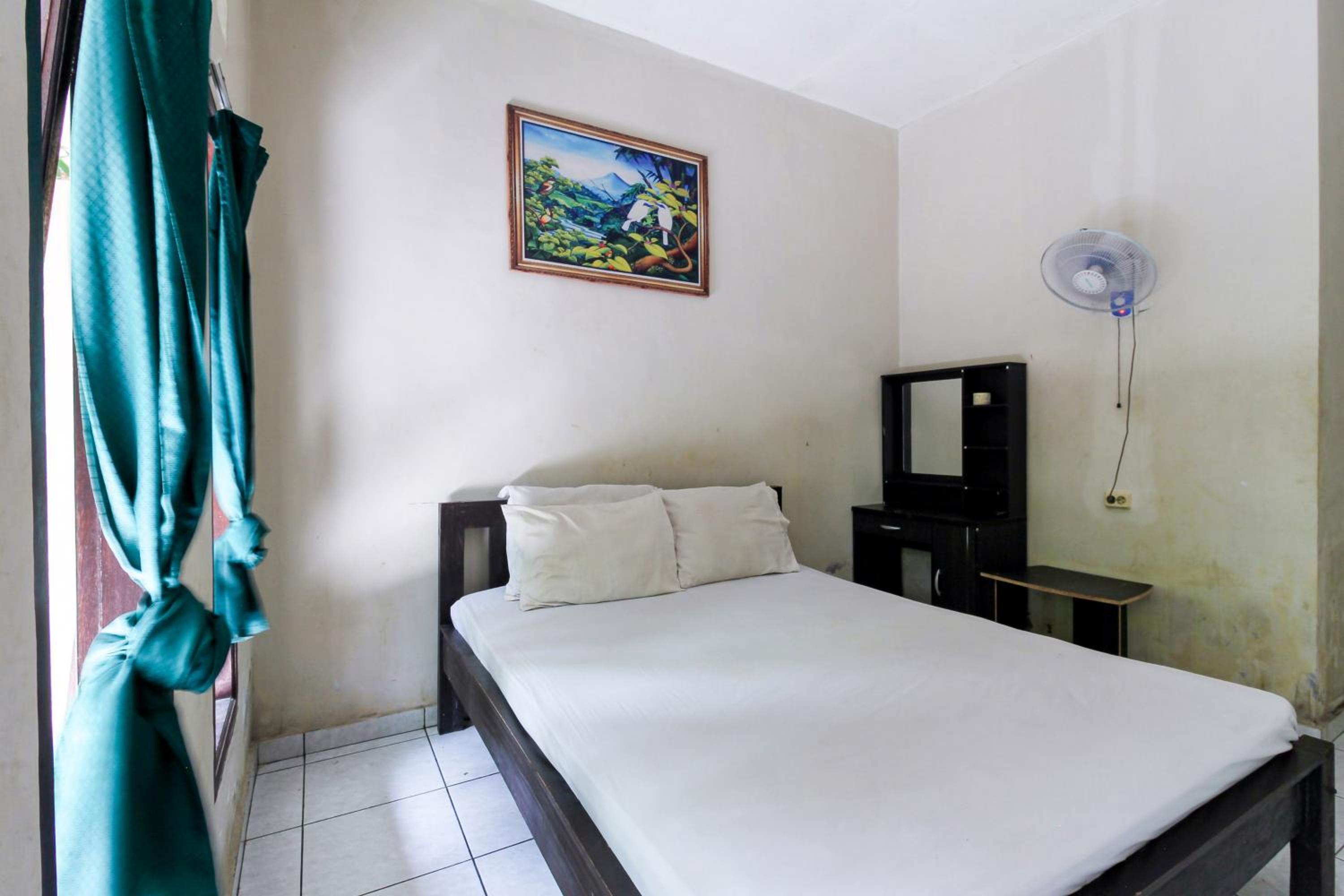 Standard Double Room with Fan photo 3