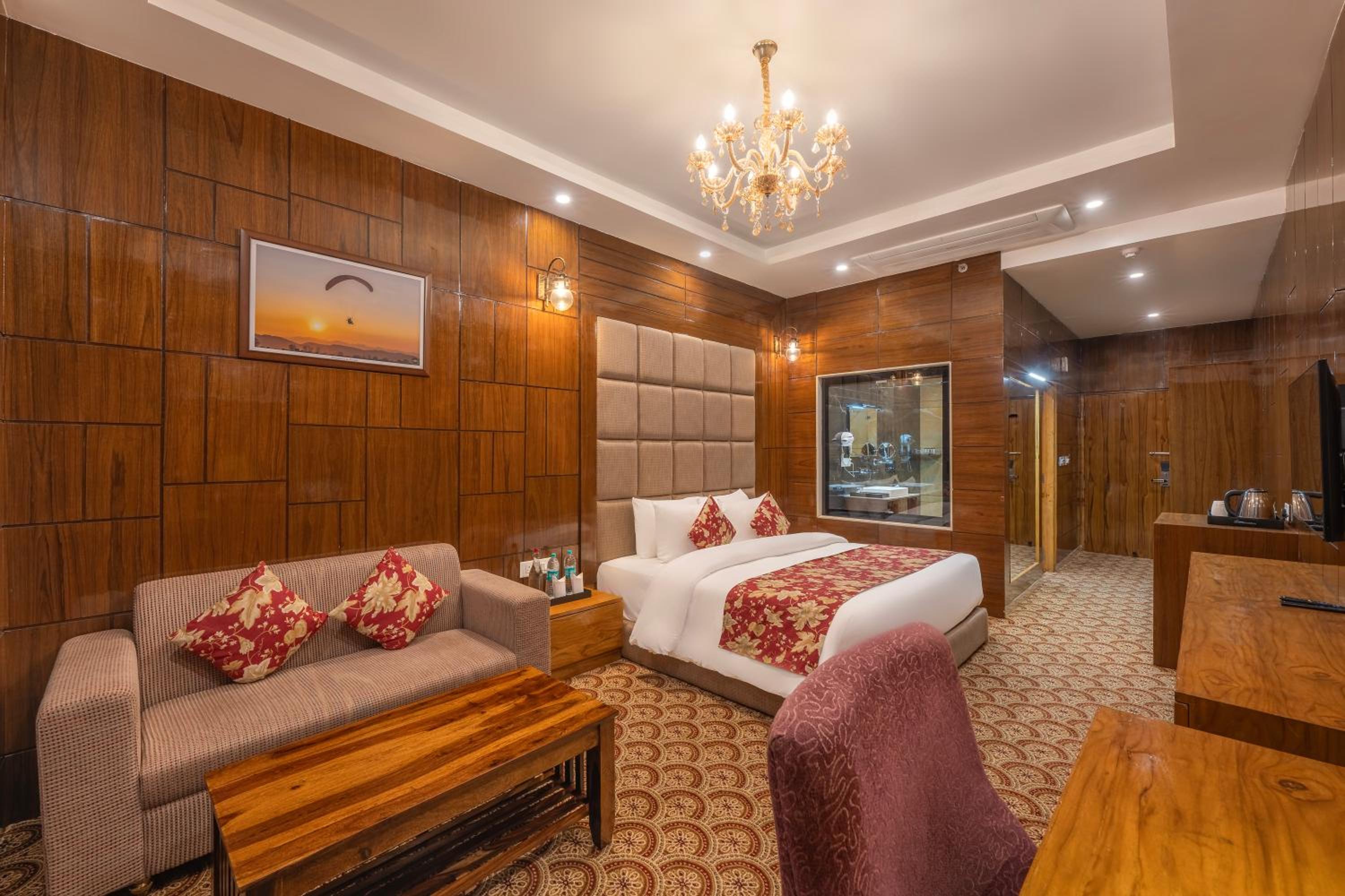 Superior King Room