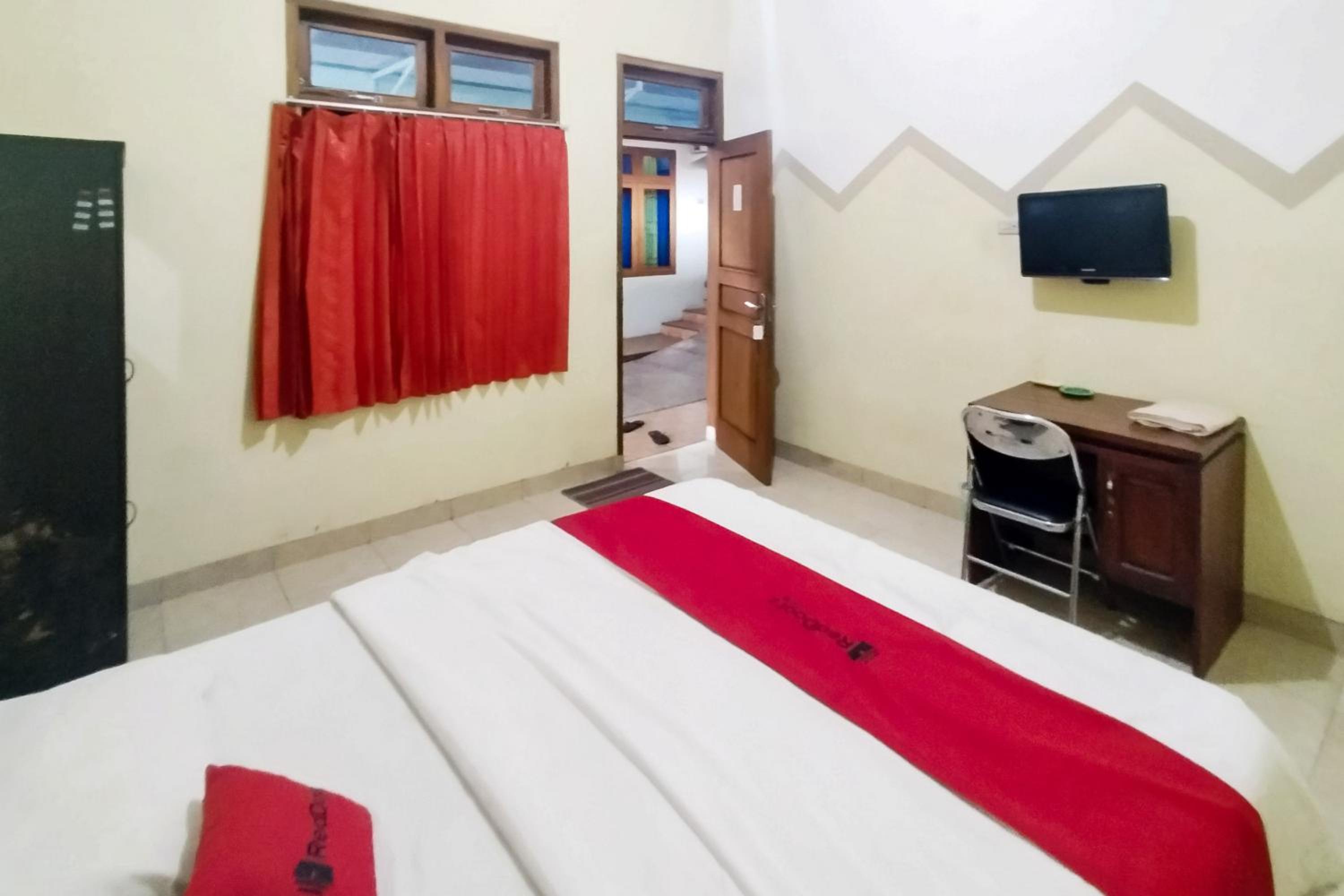 Standard Double Room - Photo 9