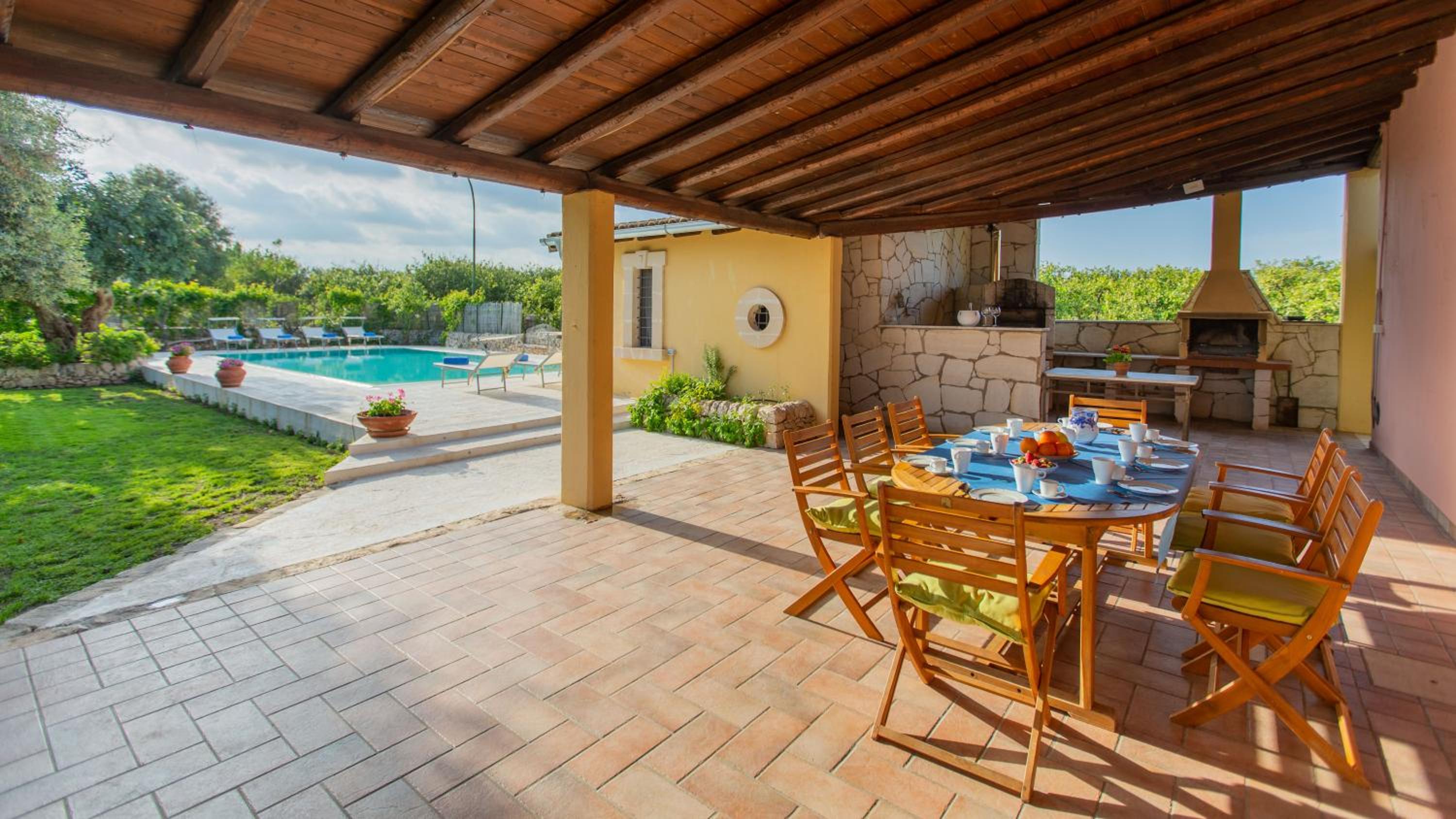 Four-Bedroom Villa photo 1
