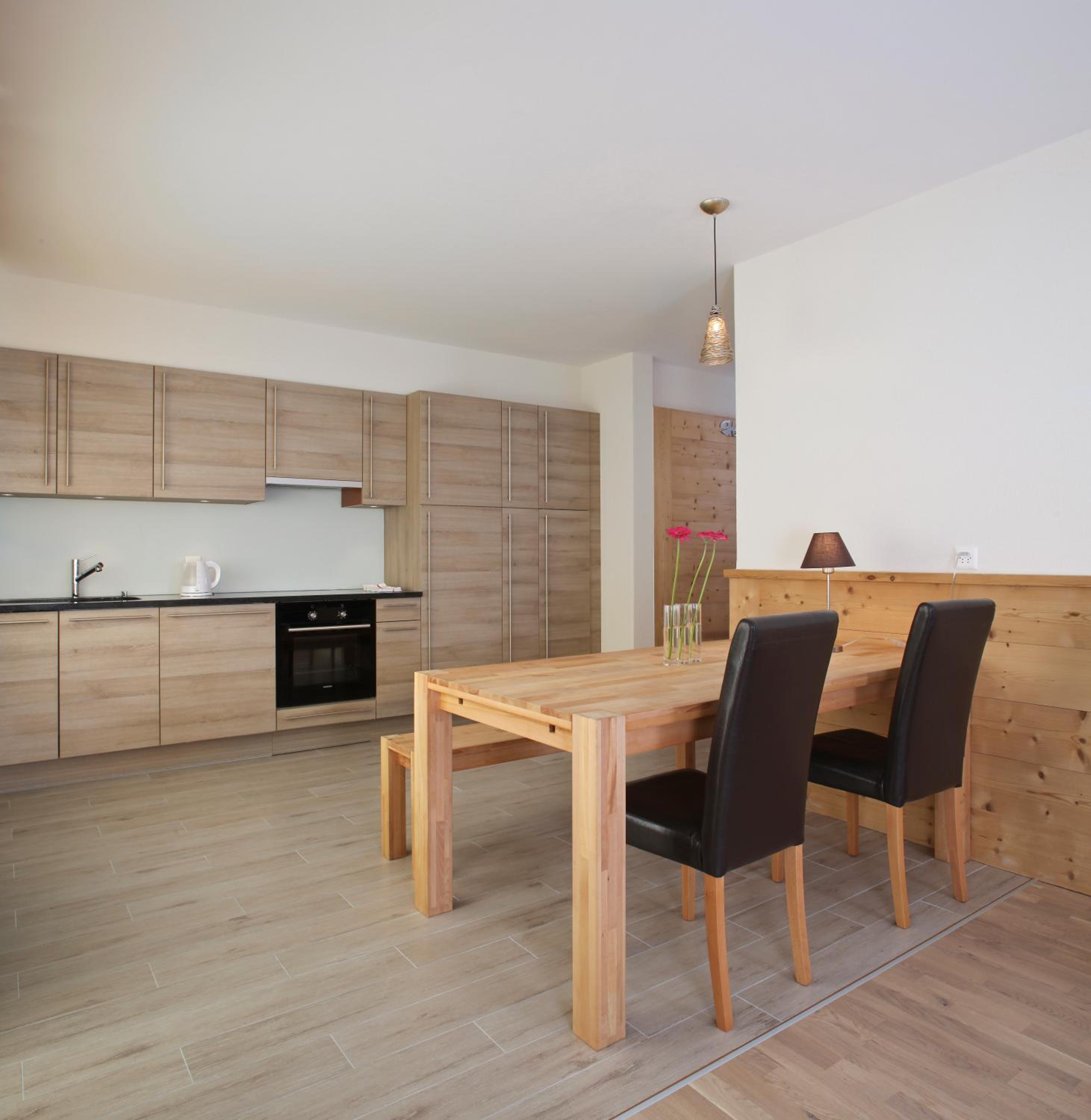 Suite - Photo 3
