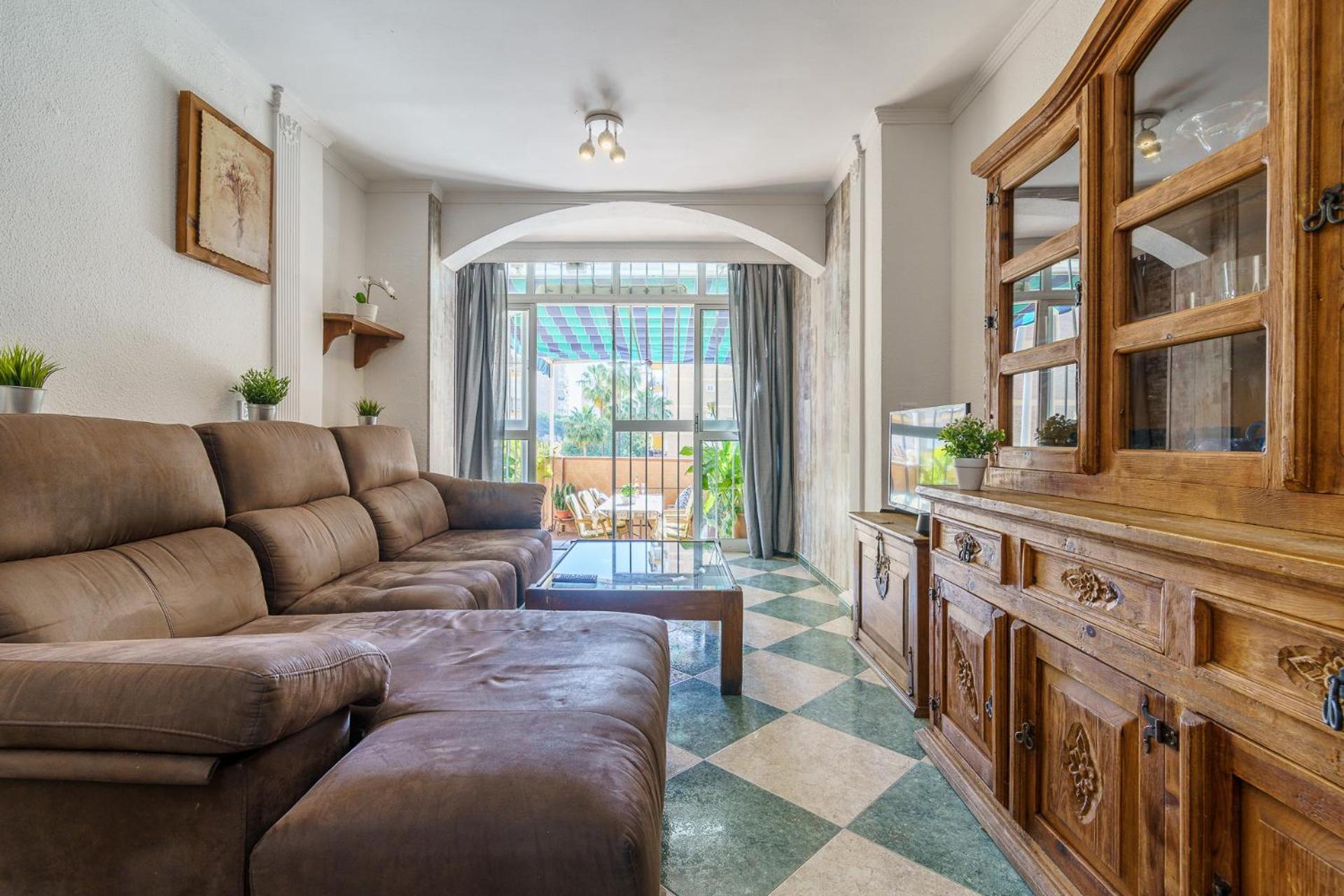 Apartamento de dos habitaciones con balcón y terraza