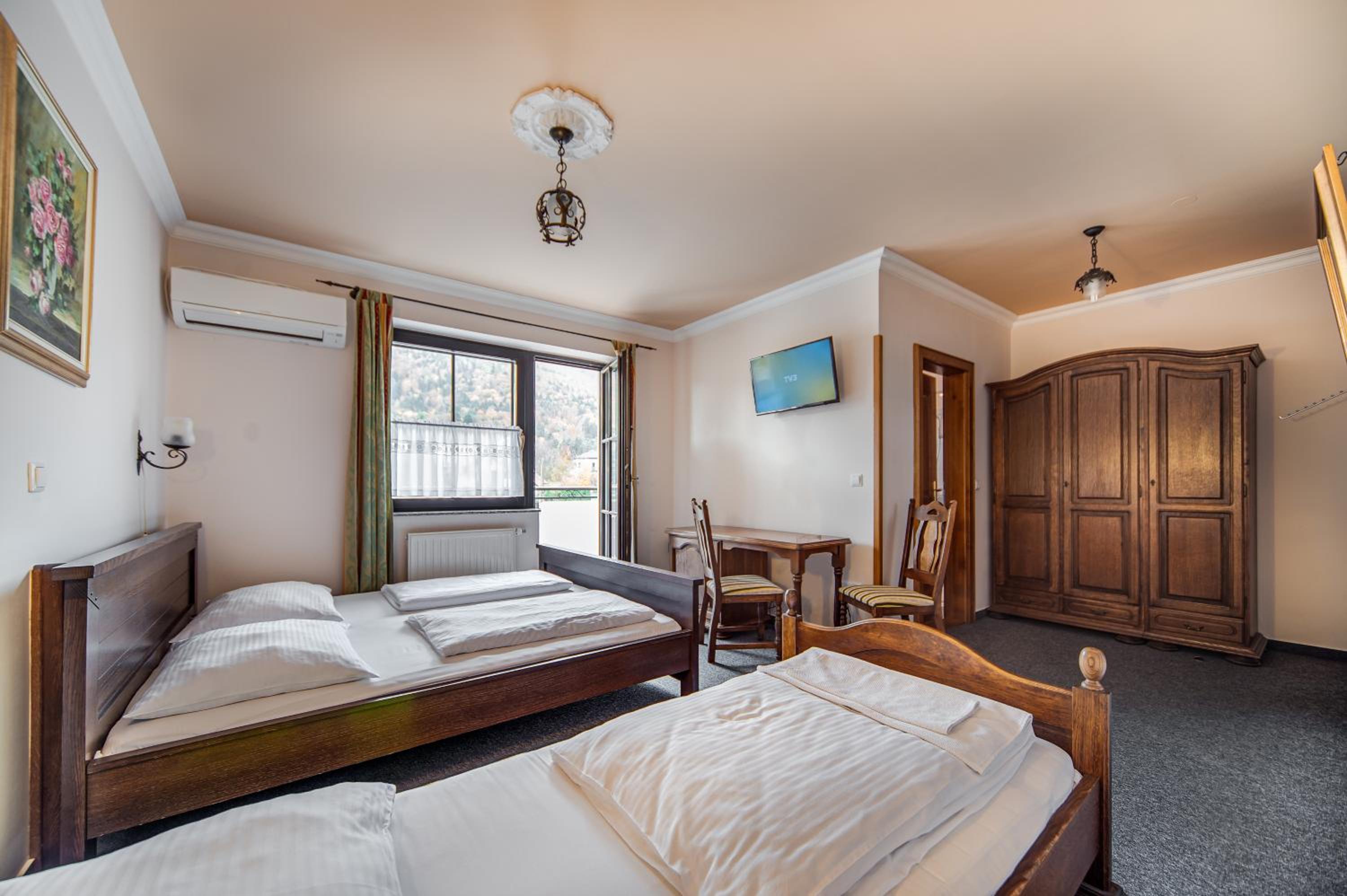 Superior Triple Room with Balcony and Free Parking photo 3