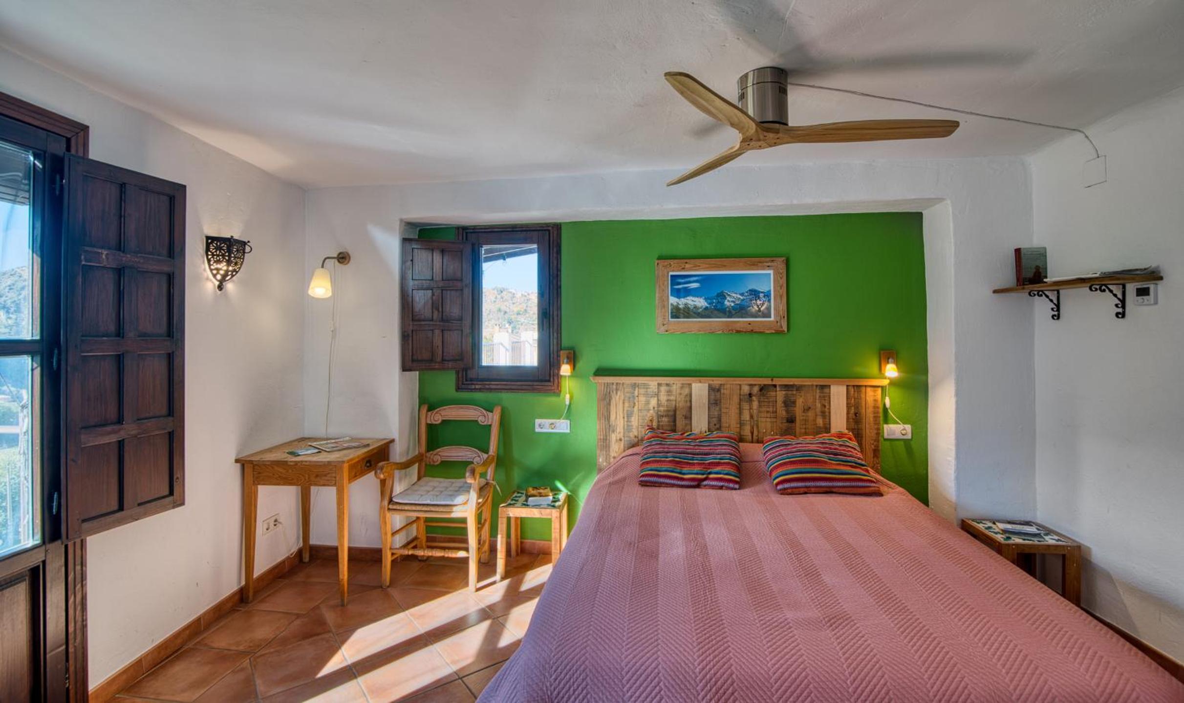 Double Room with Mountain View - Photo 2