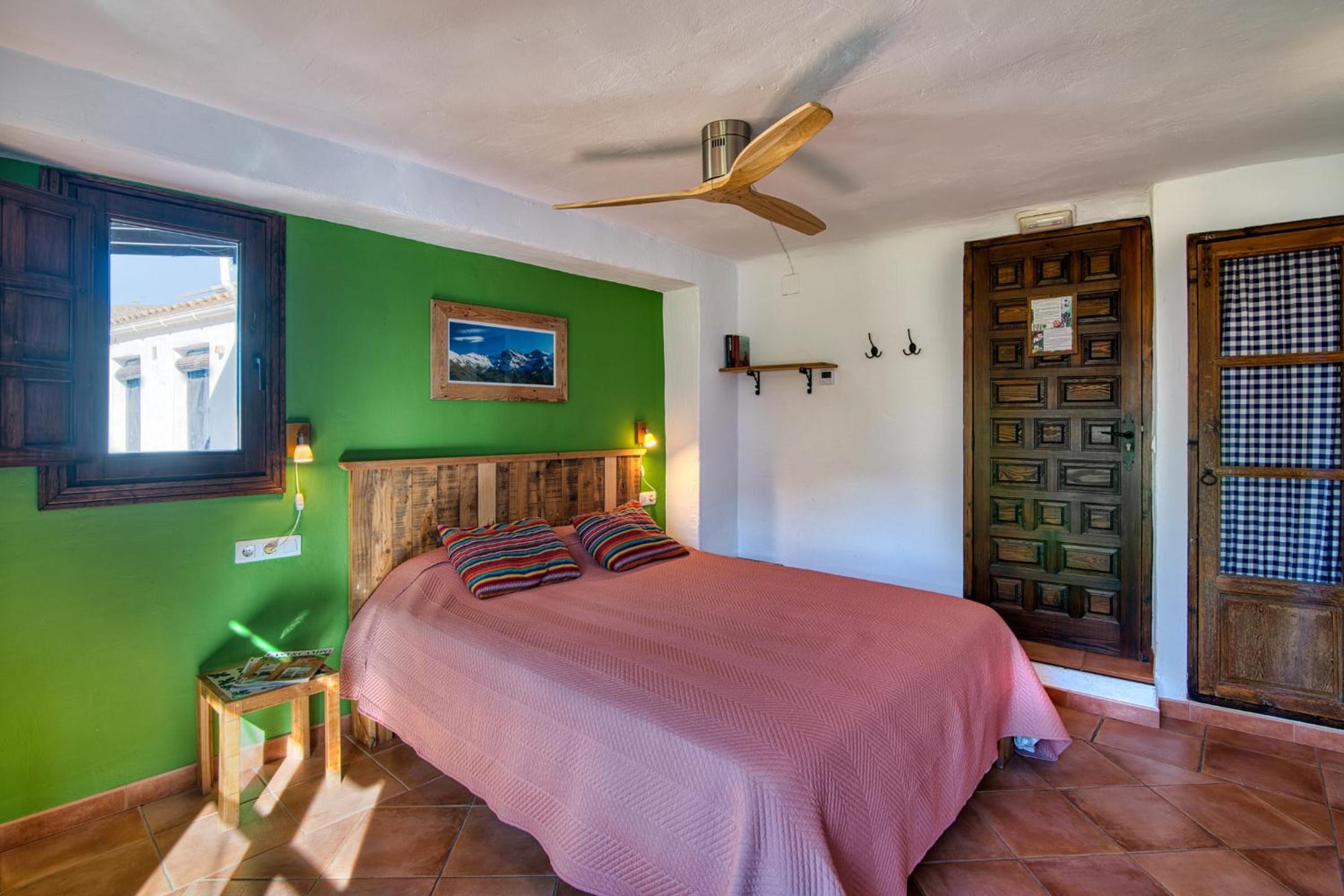Double Room with Mountain View - Photo 25