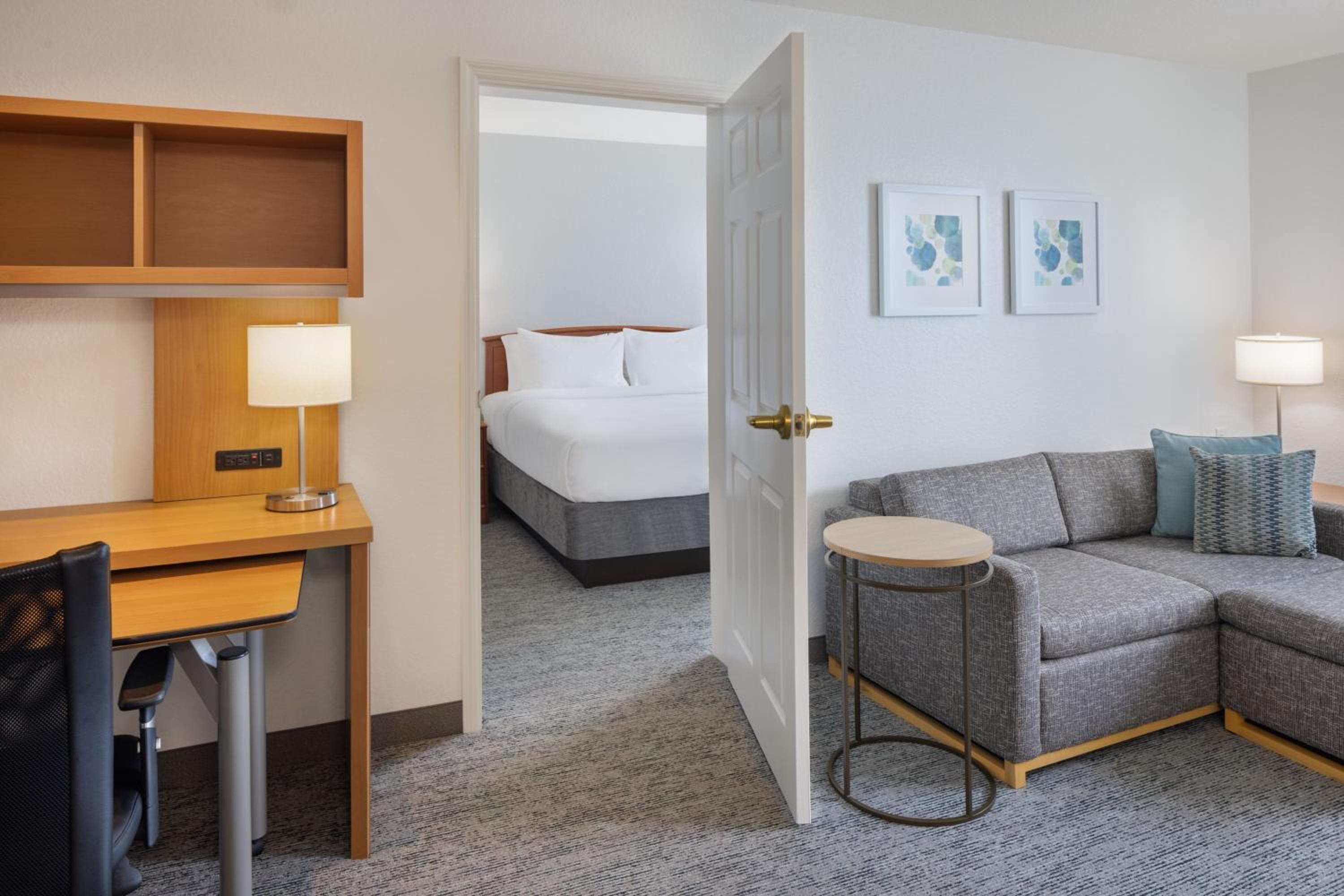 One Bedroom, 1 Bedroom Larger Suite, 1 King, Sofa bed