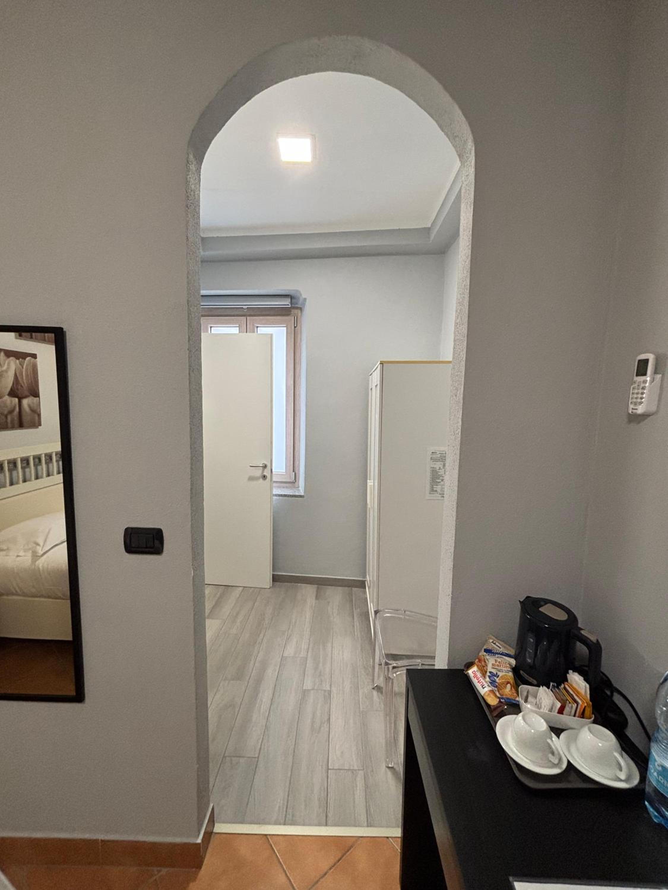 Standard Double Room - Photo 5