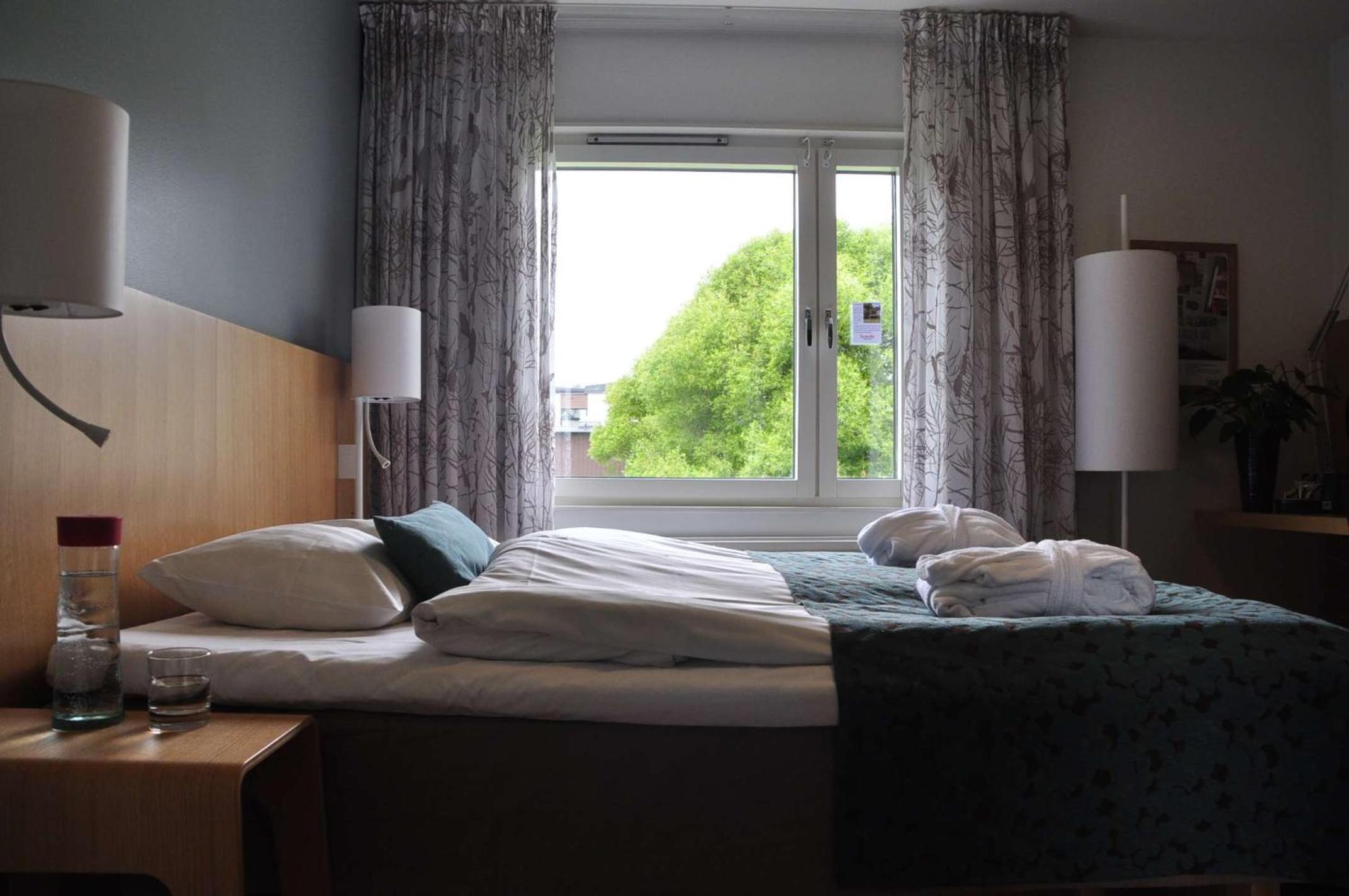 Queen Room photo 2