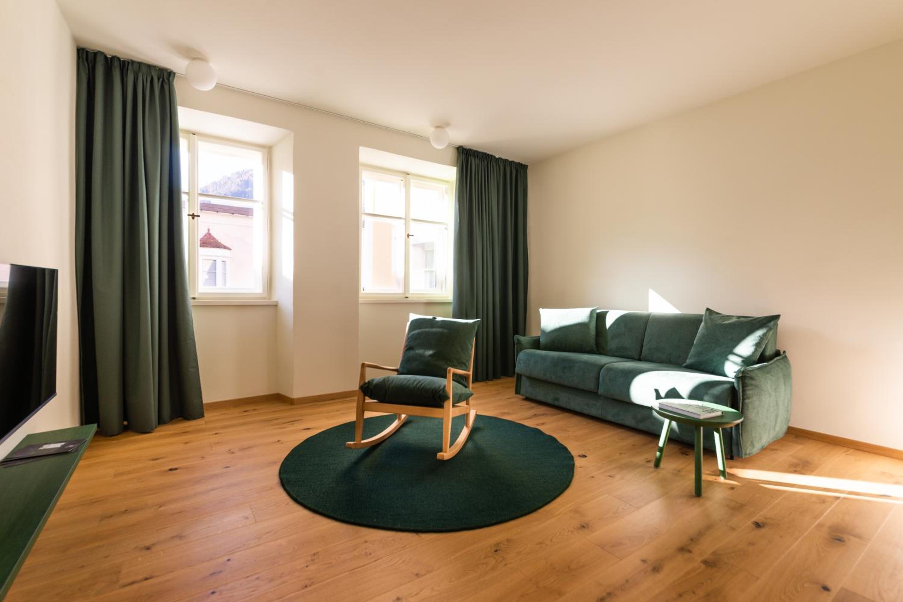 One-Bedroom Apartment with City View